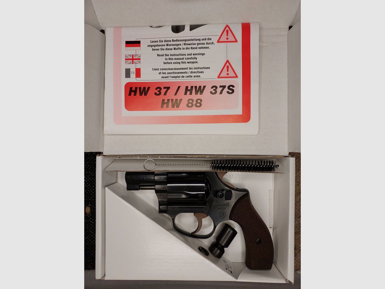 Weihrauch HW37 Kal. 9mm R.K. (PTB 887) OVP mit Holzgriffen - NEU (Arminius HW 37)