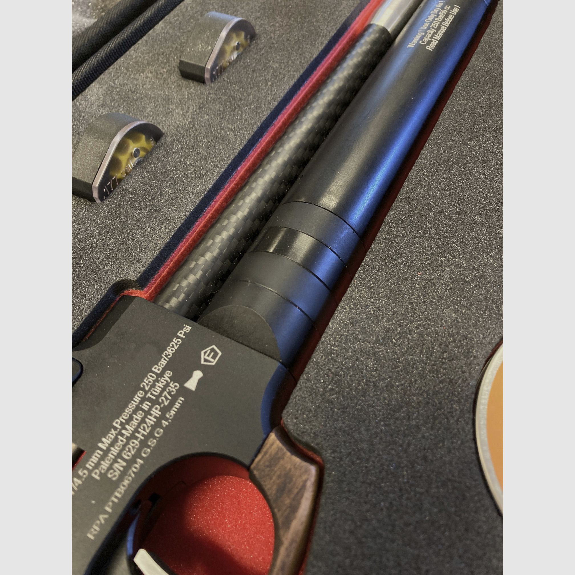 CNC-gefräste Koffereinlagen aus festem Schaumstoff