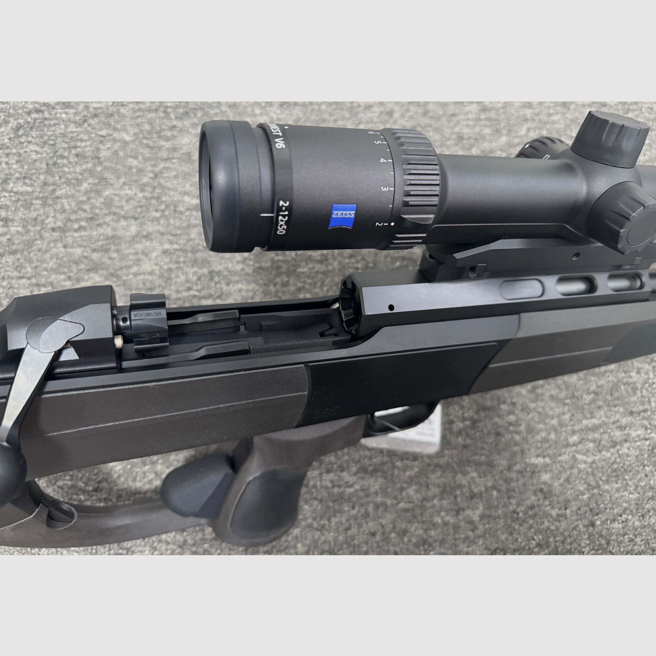 Dentler DR21 - 8x57IS - inclu. Zeiss Conquest V6  2-12x50 - Arme de démonstration