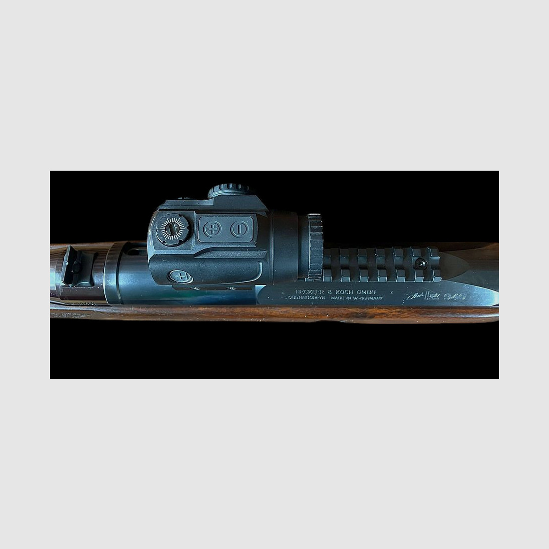 Selbstladebüchse Heckler&Koch HK940 im Kaliber .30-06Spr. mit Hawke Pirsm Sight auf Picatinny Rail
