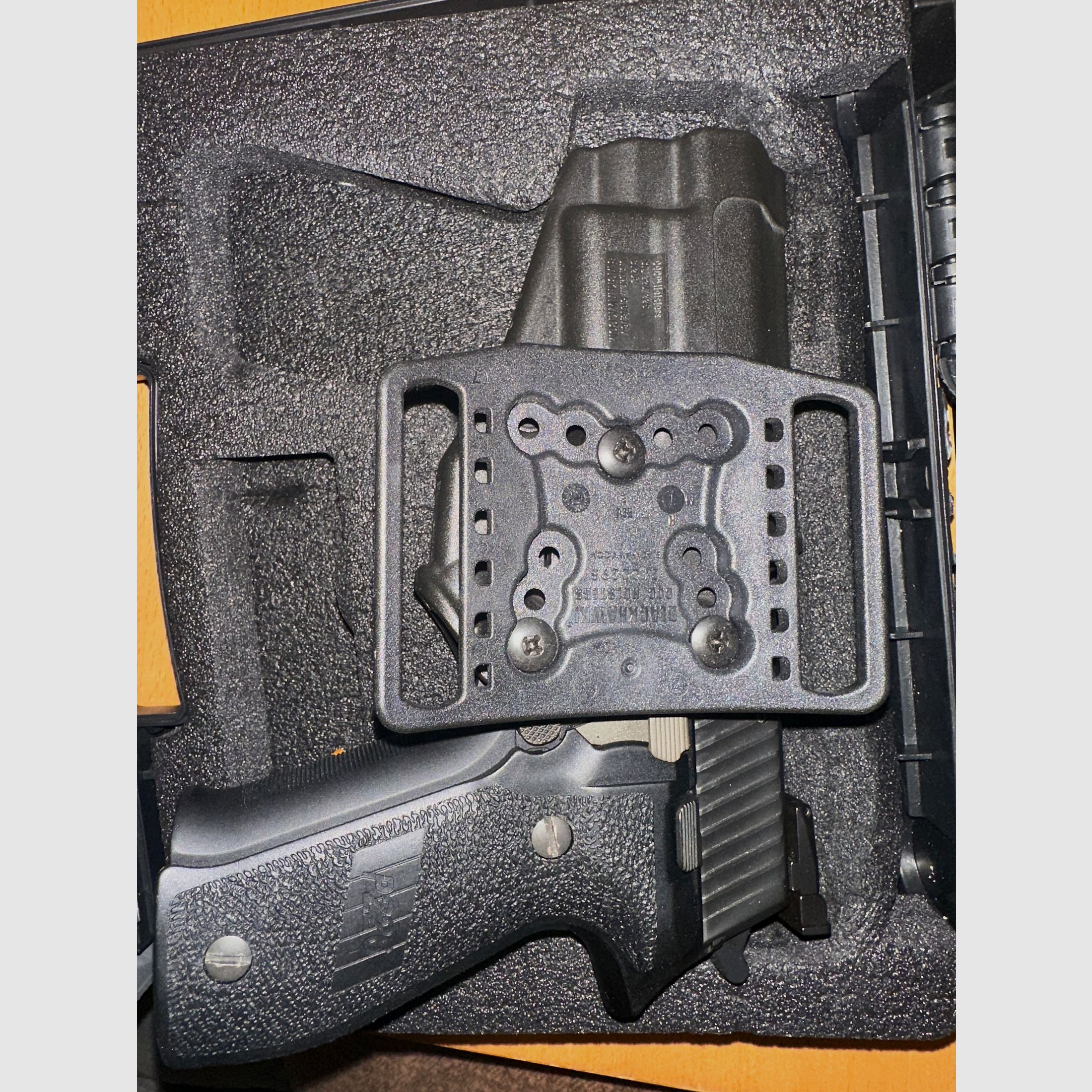  SIG Sauer Ha.Pistol 9mmLuger SIG Sauer P226 US Navy-SEALS (9mmPara/9x19) and HOLSTER