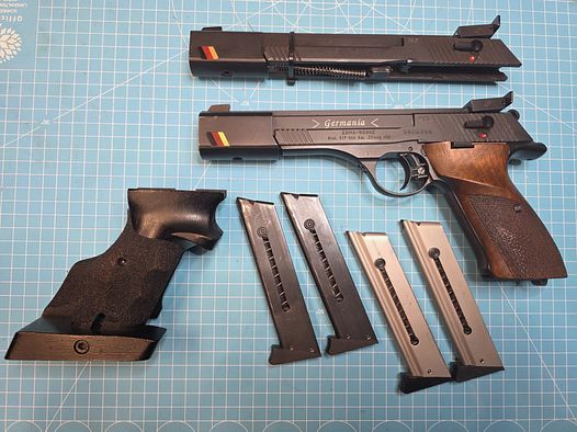 Erma ESP 85A . Germania , .22lfb mit Wechselsystem in Kaliber .32 S&W