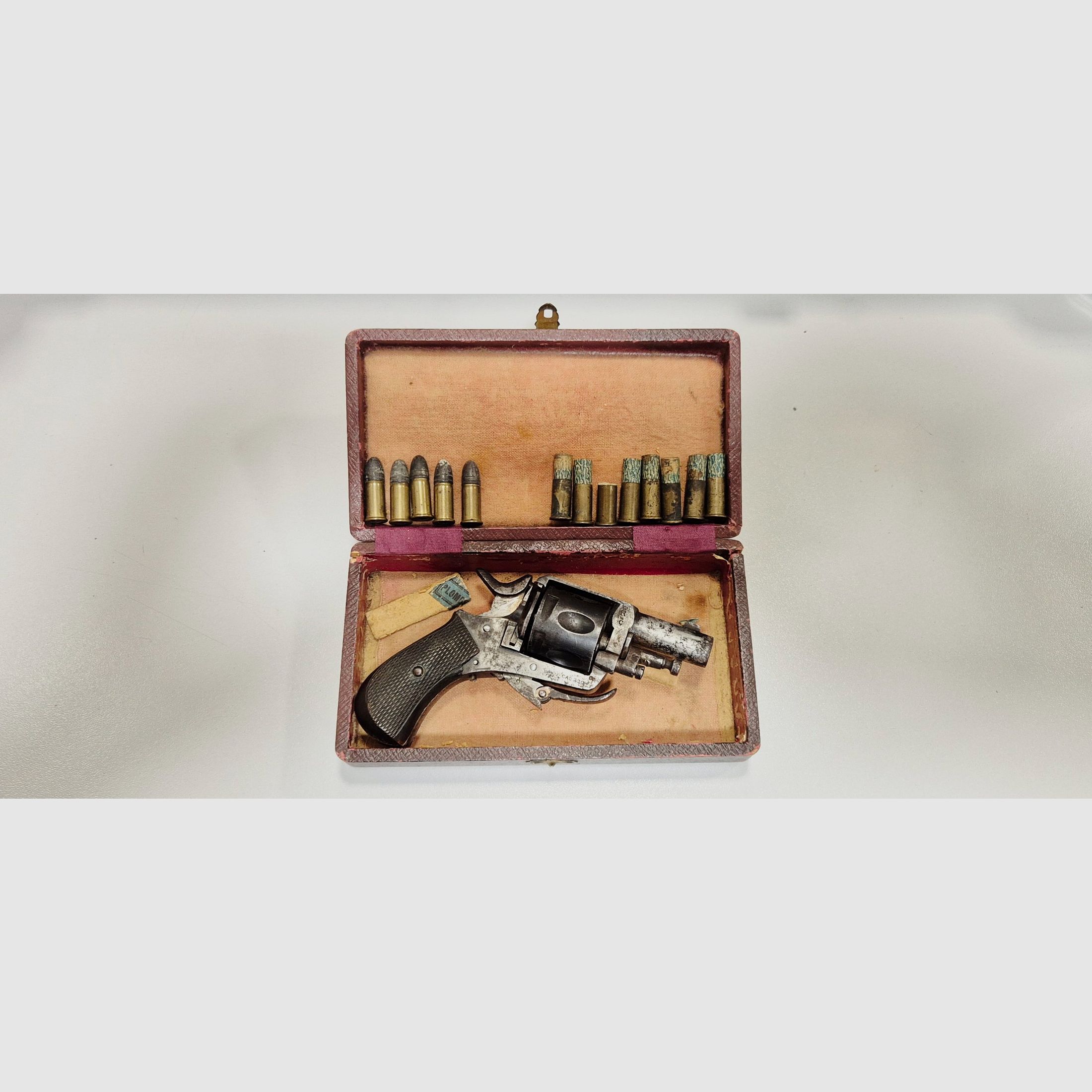 Belgischer Revolver Typ Bulldog Kal. 320, Bild 8 von 8