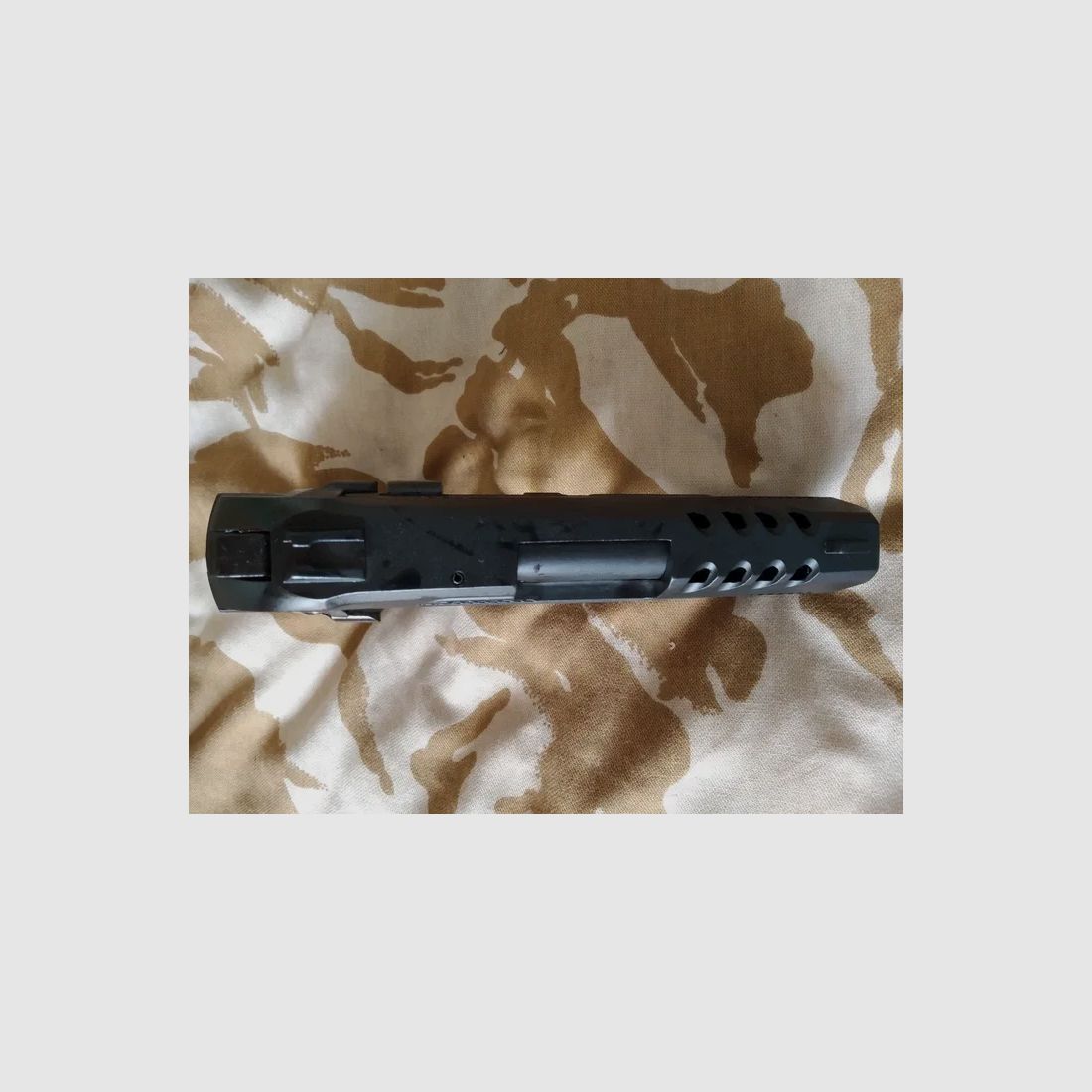 BLOW TR14 9mm P.A.K. Schreckschusspistole im modernen Dienstpistolen-Stil