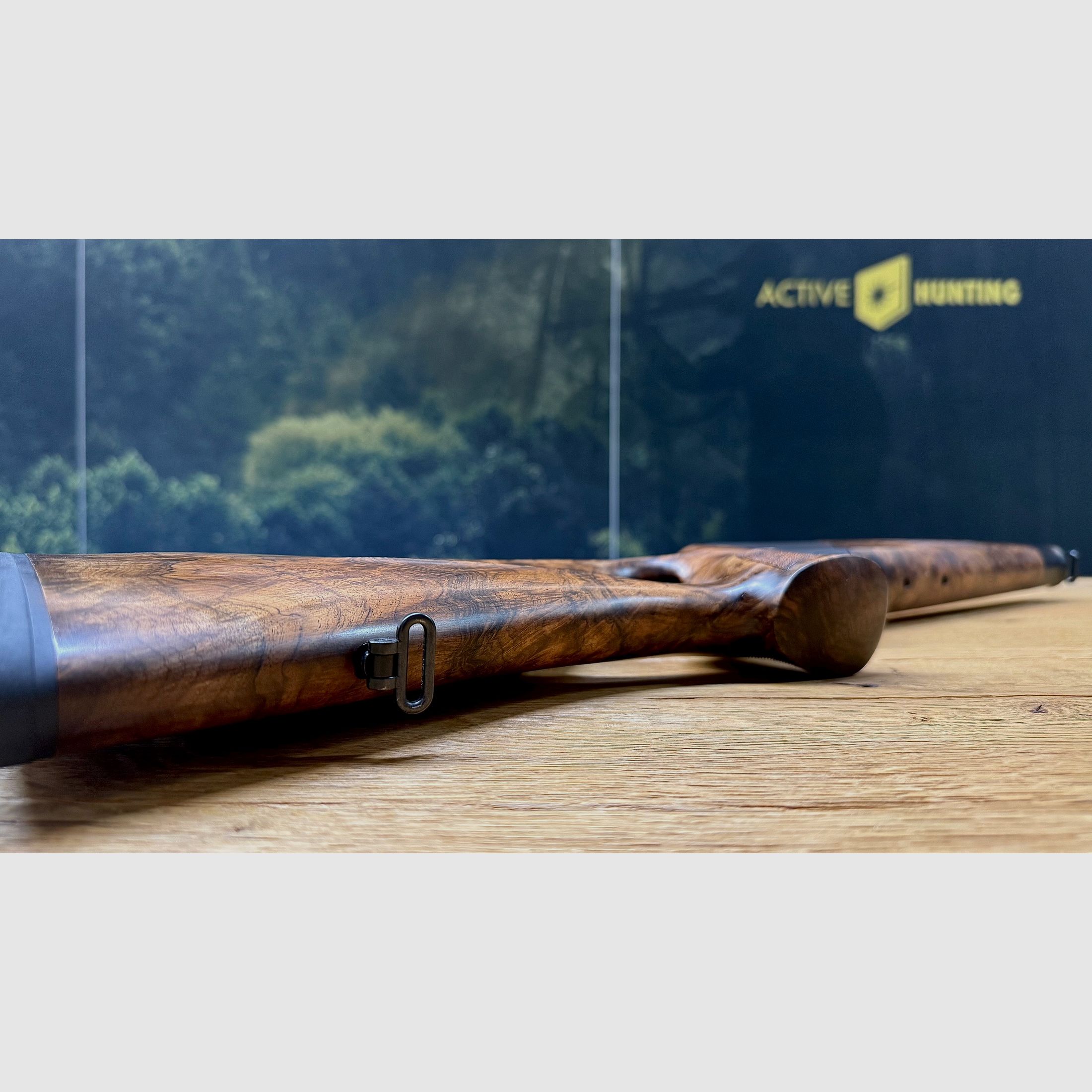 Blaser R8 Holzschaft/Lochschaft mit System, traumhafter, außergewöhnlicher Zubehör-Lochschaft HK 8-9, goldenes R8 Logo