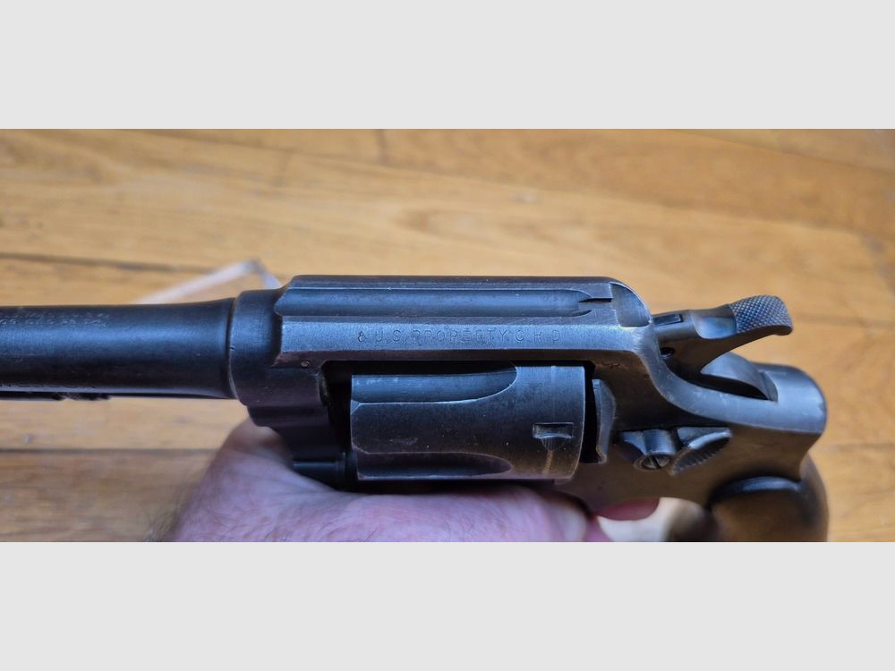 Zeer mooie revolver Smith & Wesson « Victory » – De Hand ejector 1899 en het toekomstige model 10 uit de Tweede Wereldoorlog – Kal. 38 SW / 38-200 – Uitstekende mechanica – Mooie esthetische staat – Mooie loop – Persoonlijk wapen van een Franse « Jedburgh » commando van Force 156 van de Britse SOE in Indochina – Zeer zeldzaam lokaal holster – Wapen uit begin januari 1944 vol geschiedenis – TBE, afbeelding 17 van 31