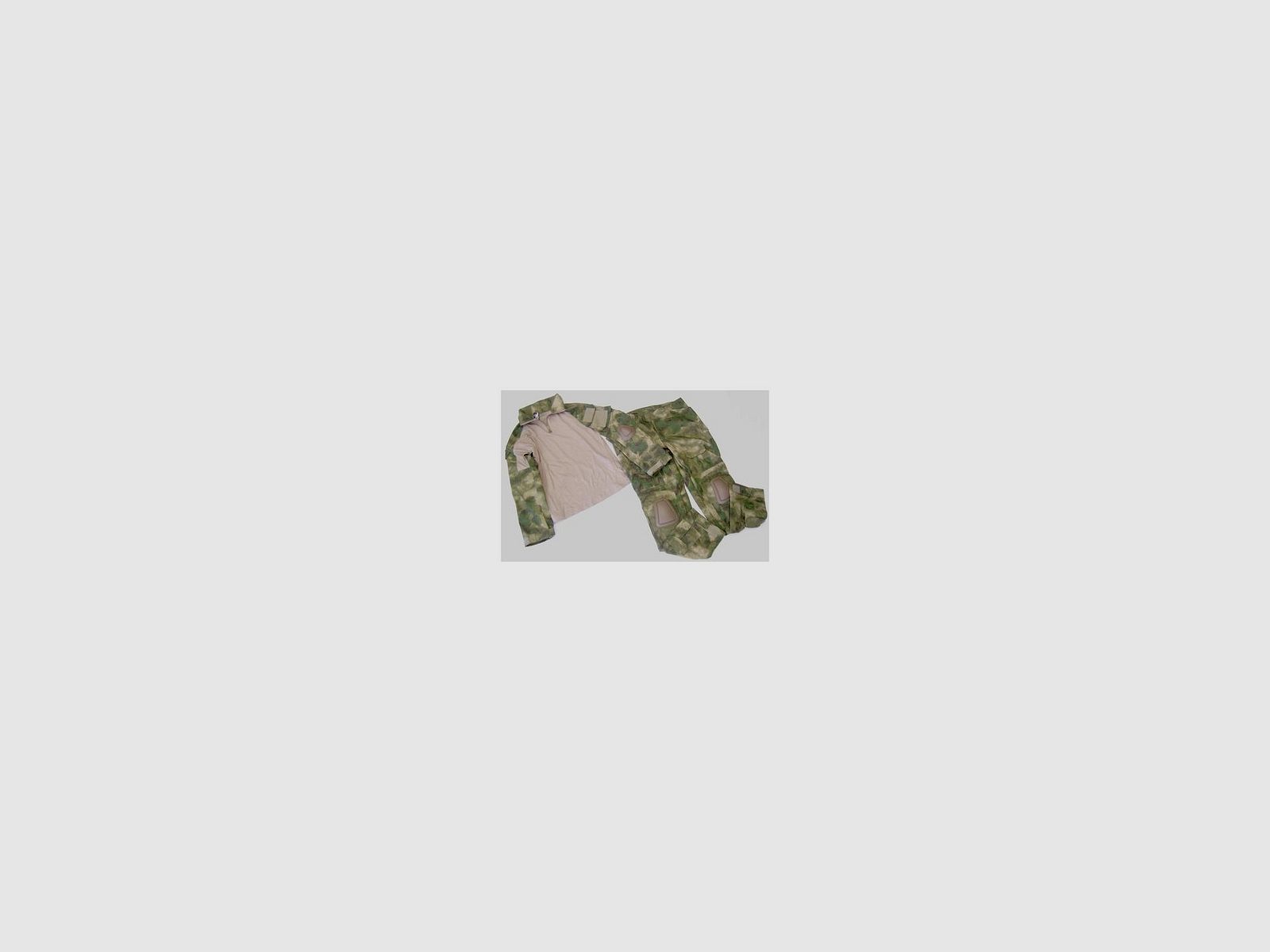 UNIFORME ADVANCE ATACS GREEN.