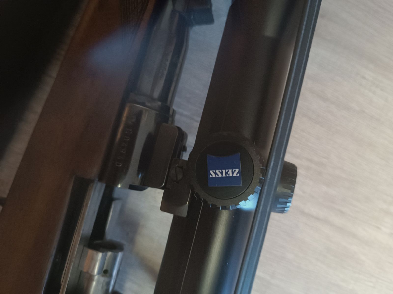 Mauser Modell 66, Baujahr 1968, .30-06 – Zeiss Diavari VM 2,5–10x50 T* auf Schwenkmontage