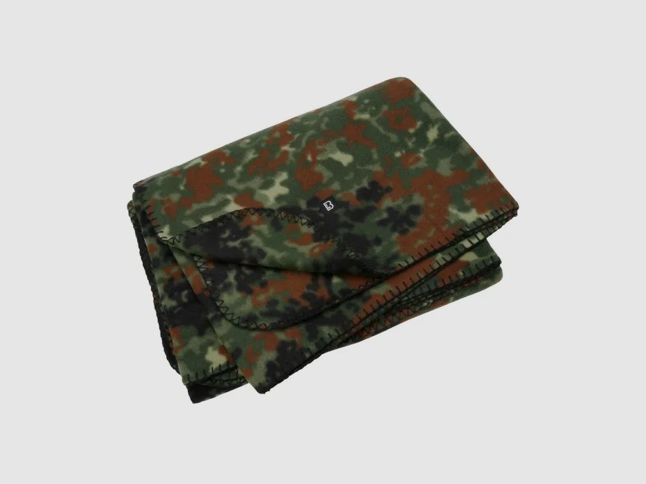 Fleecedecke mit Trageriemen - 1,75m x 1,35m - BW Flecktarn