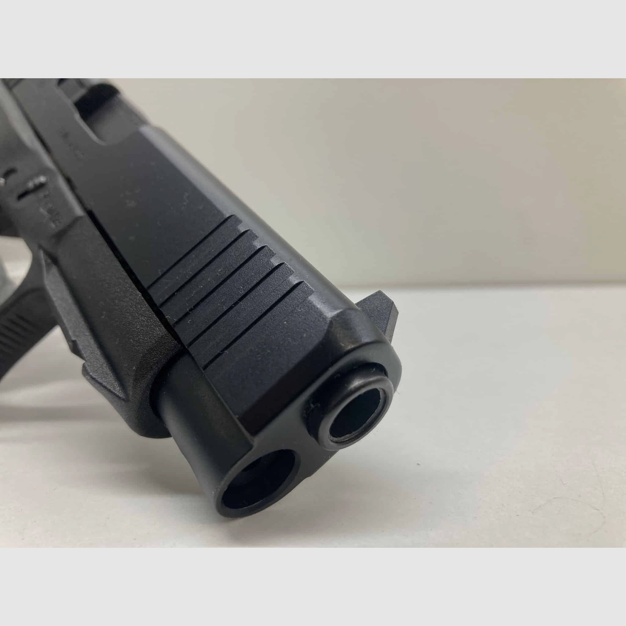 GLOCK 48