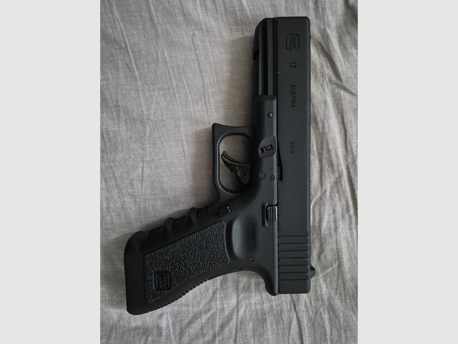 Glock 17 6mm replica