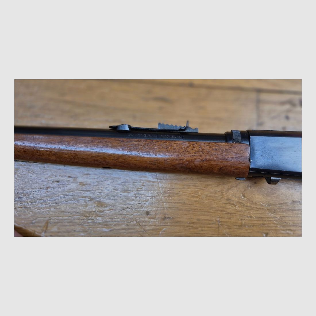 Zeer mooie en zeer aangename semi-automatische geweer Browning SA-22 "Smokeless" – Kal. .22LR – Kwaliteitsfabricage FN Herstal – Take down model – 10 schoten – Zeer goede esthetische en mechanische staat – "Nickel" loop – Een van de meest leuke en zeer nauwkeurige vuurwapens – TBE+, afbeelding 5 van 30