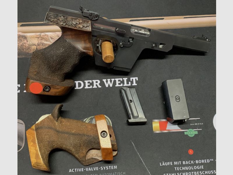 Walther GSP .22lr. mit verst. Druckpunktabzug, zwei Griffe, Ersatzmagazin