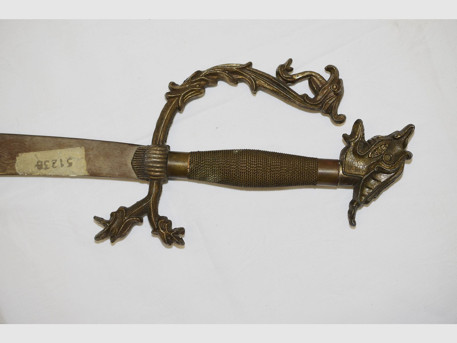 Antikes orientalisches Schwert, Säbel mit Drachen, Gesamtlänge 85 cm