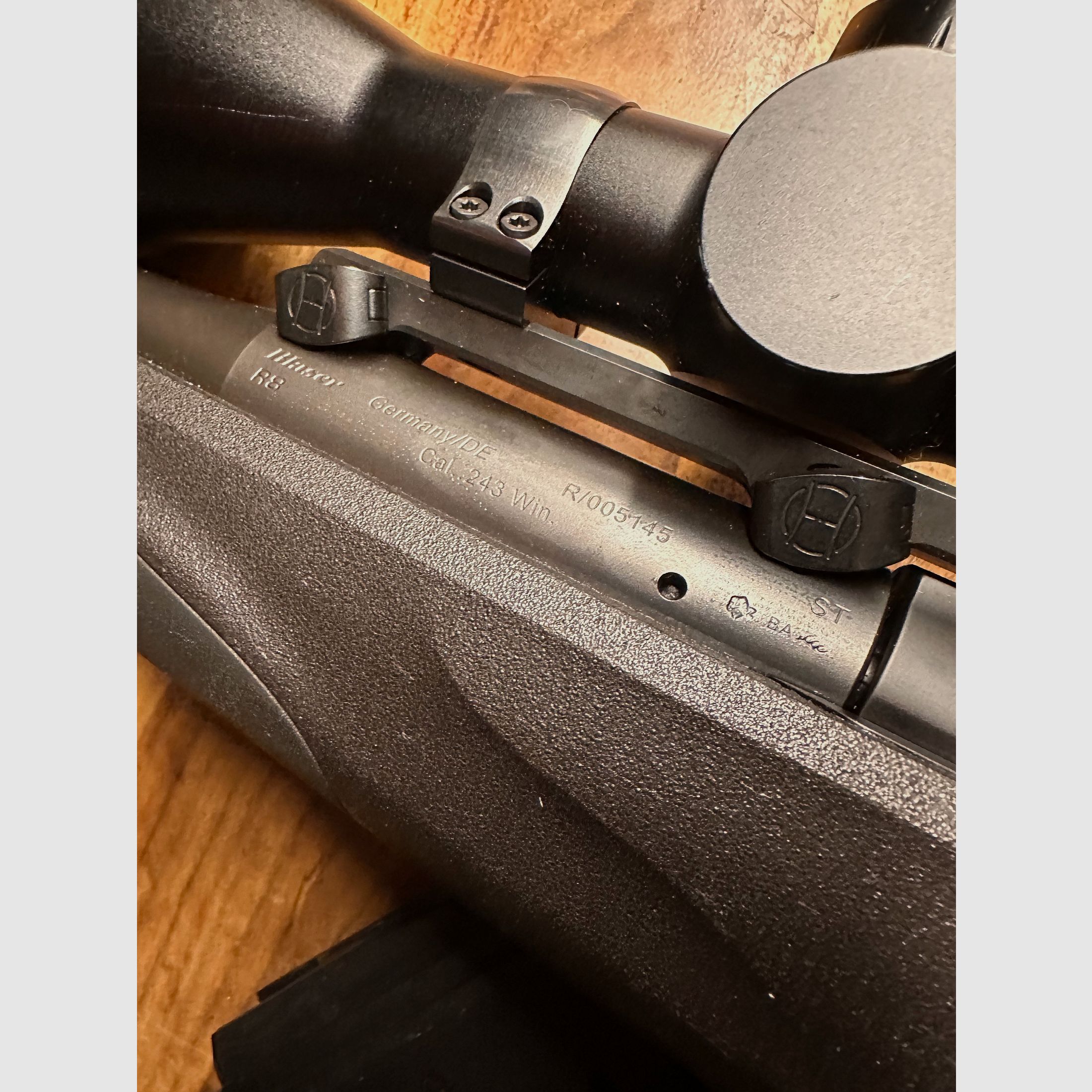 Blaser R8 Professional Success in .243Win mit neuer Blaser-Sattelmontage, inkl. Stalon W110 Schalldämpfer!