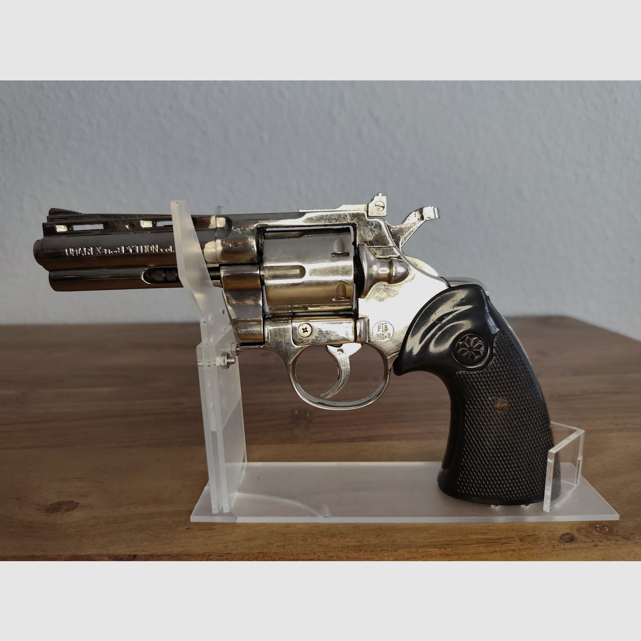 UMAREX Python 9mm R    !!!Defekt an Bastler kleine Feder gebrochen!!!