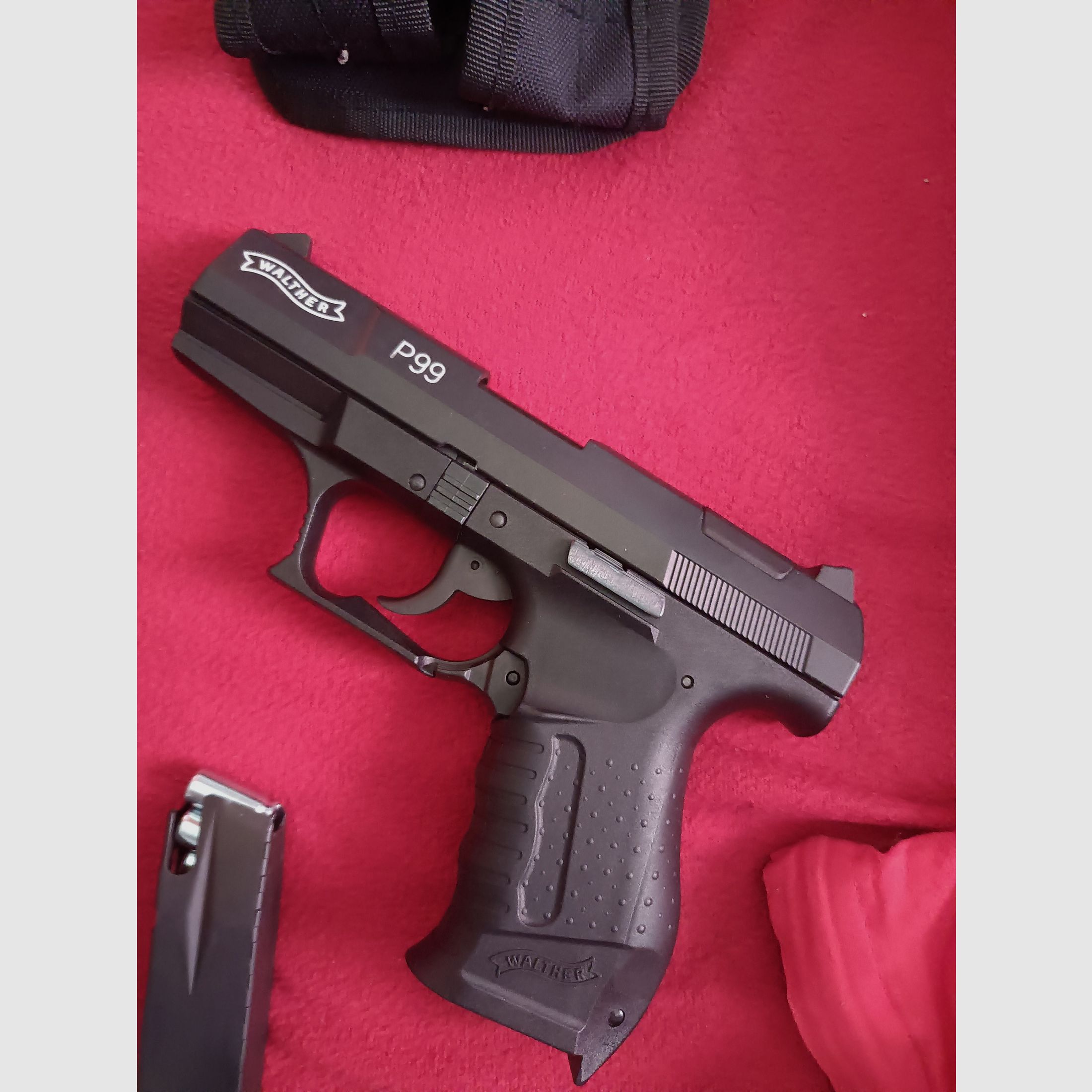 Walther P99 einmal benutzt standart+32magazien brusthalfter ca 400st. 9mm p.a.k.