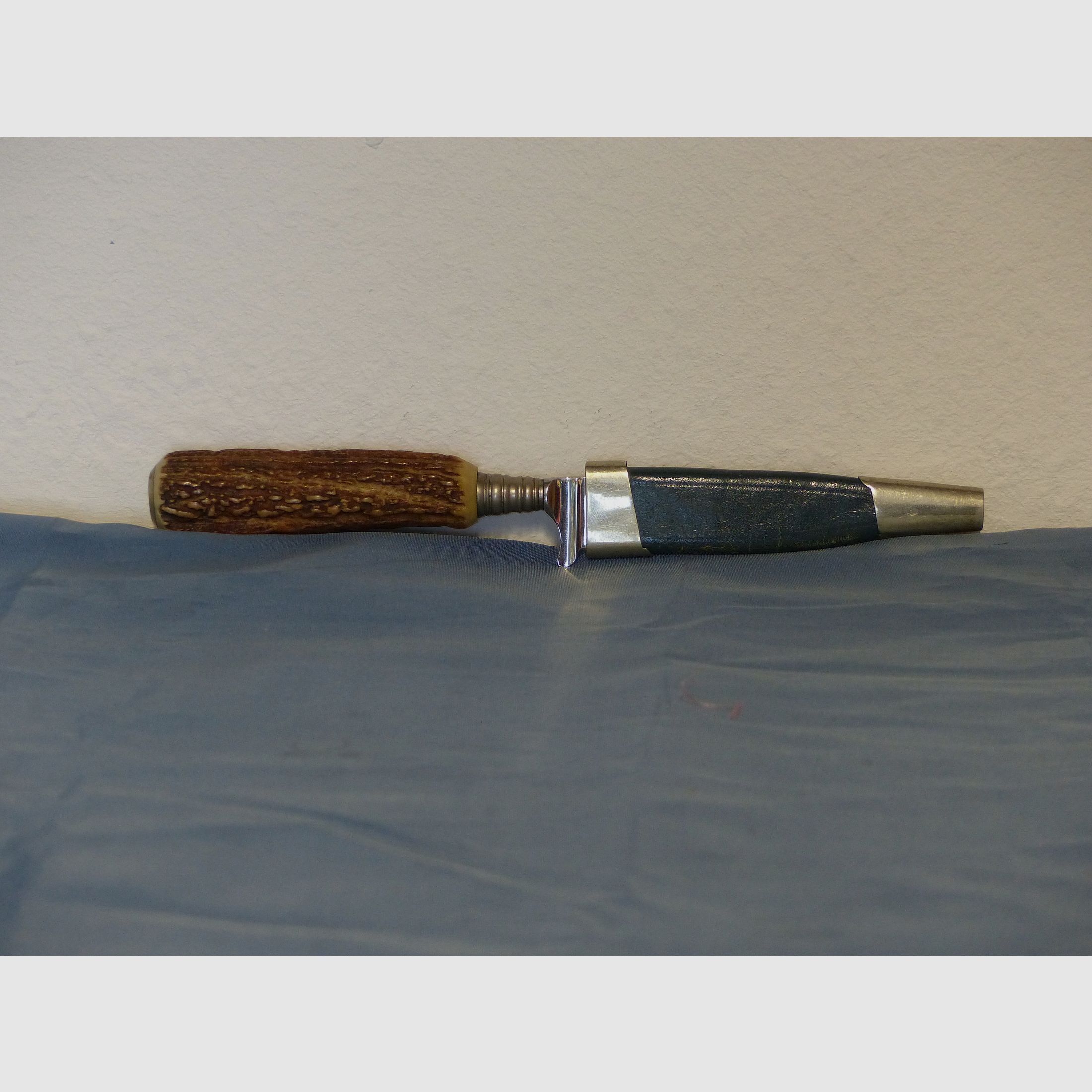 Bawarskie noże myśliwskie, noże tradycyjne, noże do przekąsek Anton Wingen Jr. z uchwytem z poroża jelenia, prawie antyczne