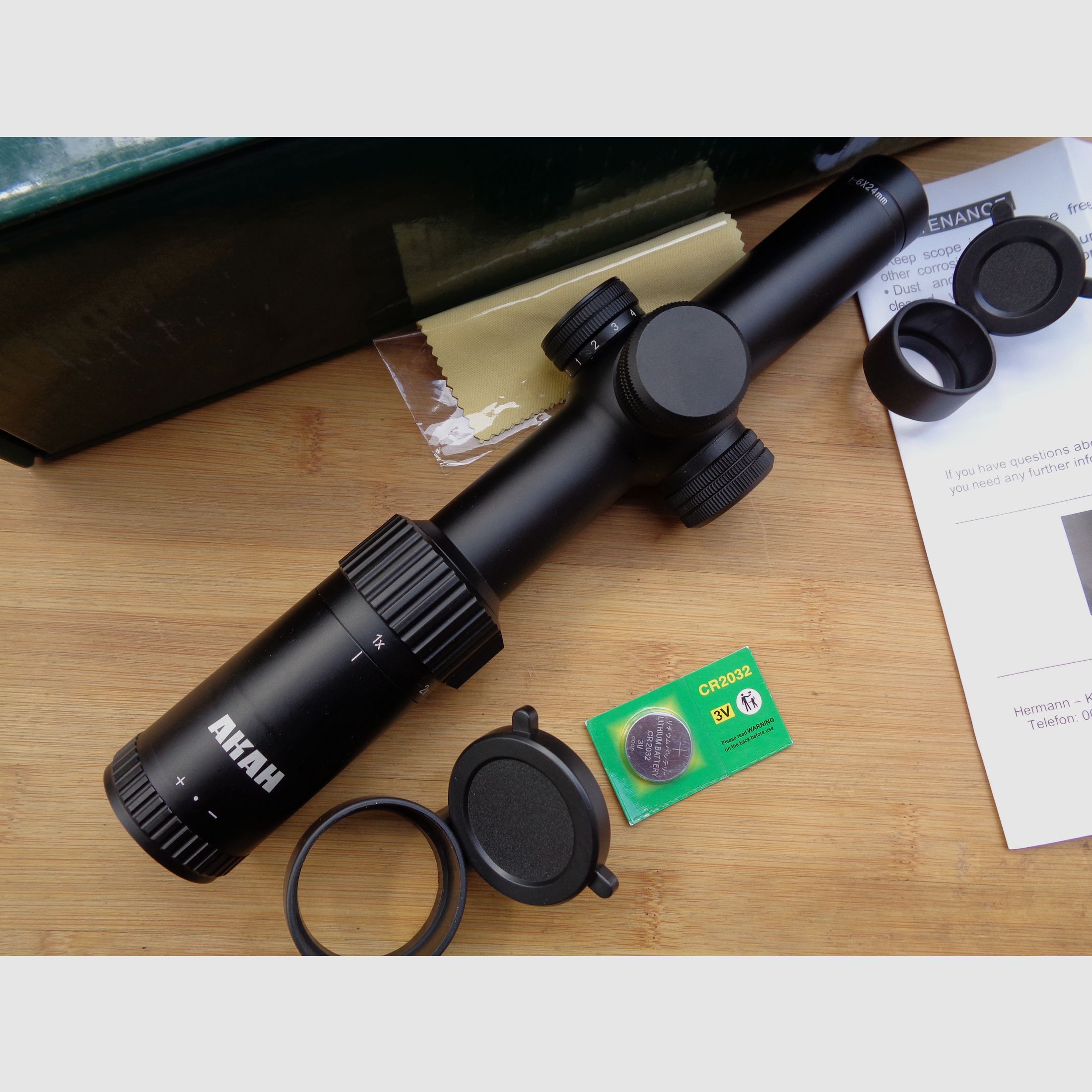 Drückjagd Zielfernrohr AKAH 1-6x24 LA Leuchtabsehen 4 LP ohne Schiene 30 mm inkl. FLIP-UP Covers