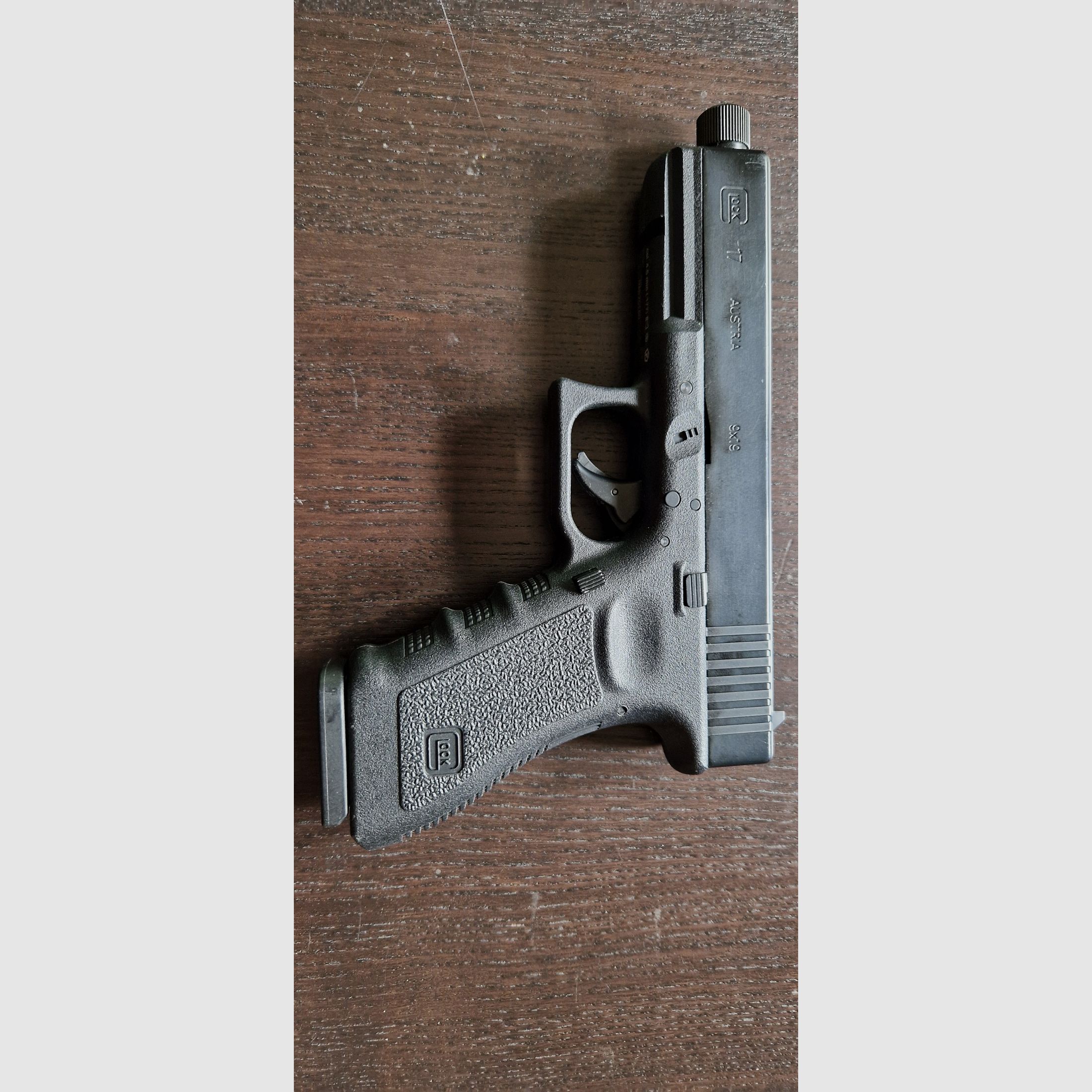 Glock 17 con filettatura della canna pistola Co2 calibro 4,5 mm acciaio BB / Diabolo caricatore difettoso!!!