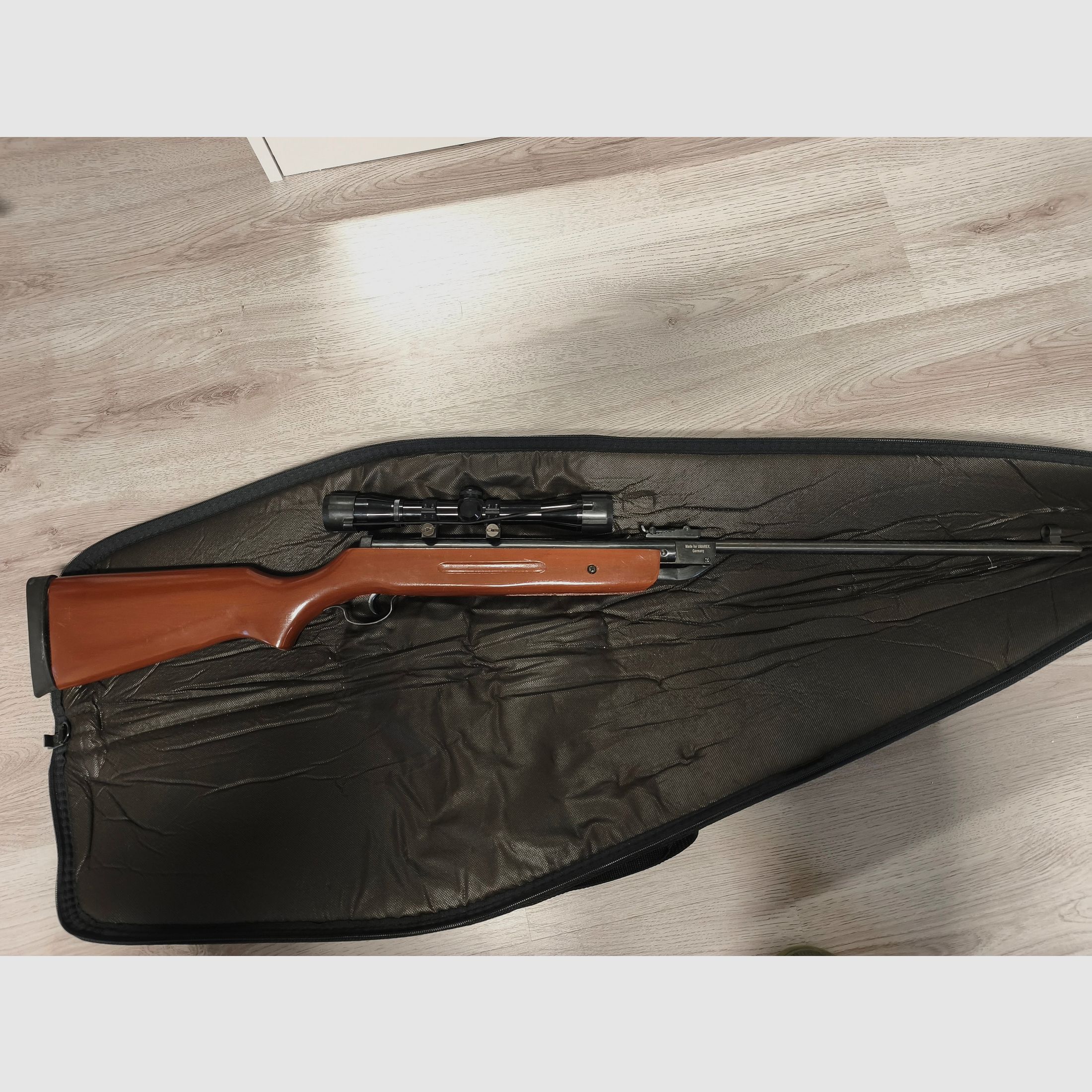 Luftgewehr Kaliber 4,5mm mit Zubehör und Tasche
