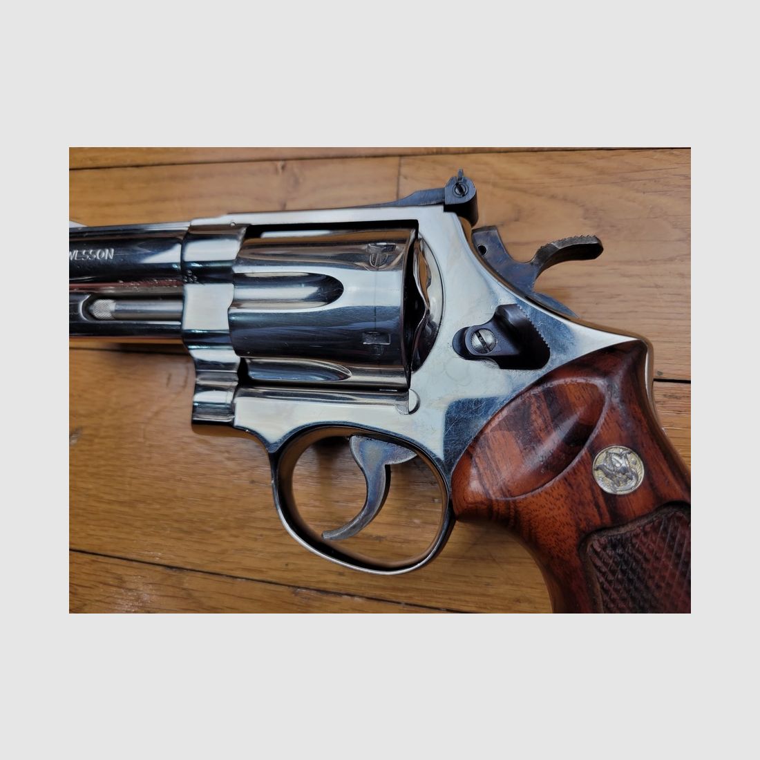 Top Smith & Wesson – selten 29-2 – 44 Mag – 4 Zoll – hochglanzpoliert – Neuzustand!, Bild 5 von 17