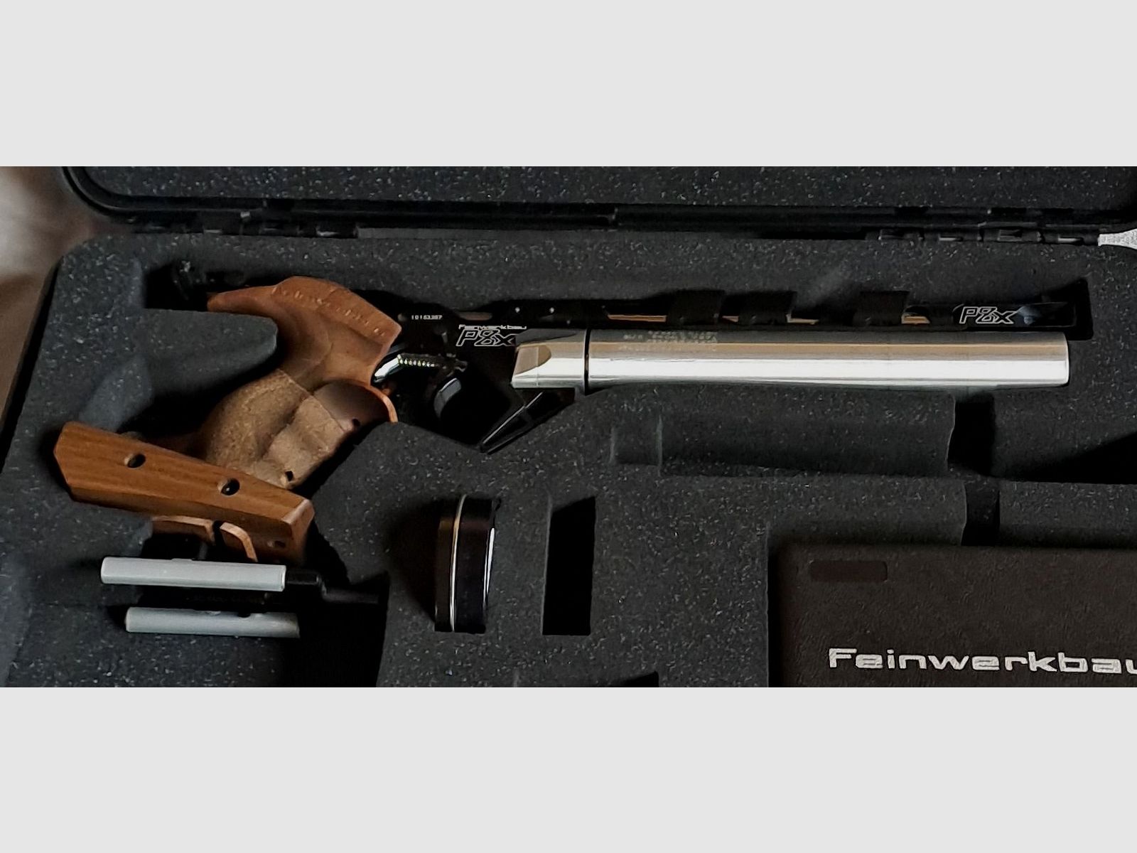 Feinwerkbau P8X Auflage Rechts Griff M und Koffer