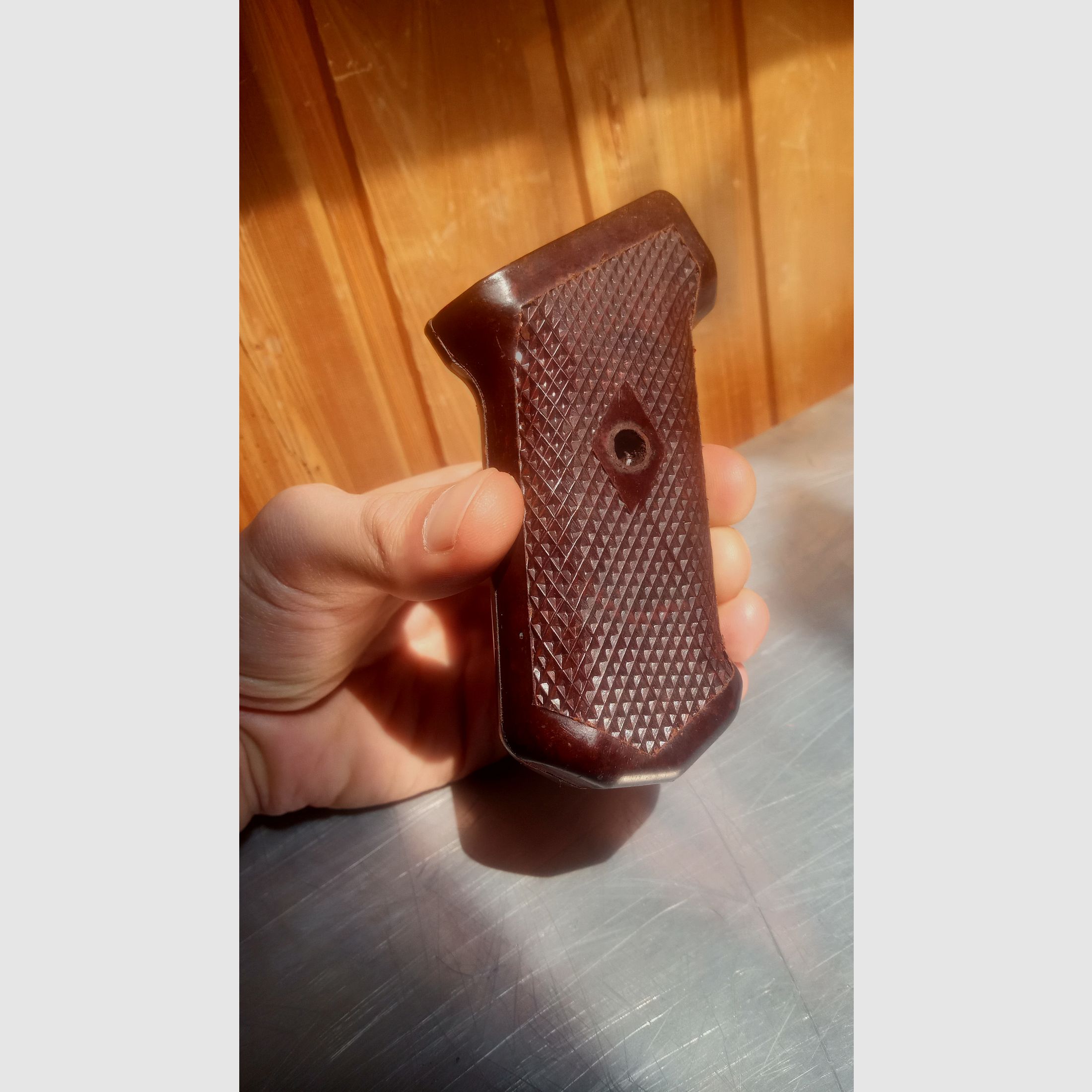 Original AK47 Type 1 Griff aus Bakelit zusammengehörige Griffschalen