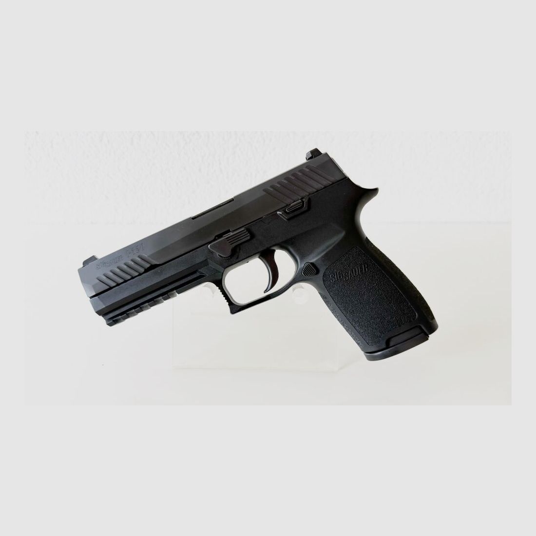 SIG Sauer P320 Fullsize mit Holster und 3 Magazinen 9mmLuger