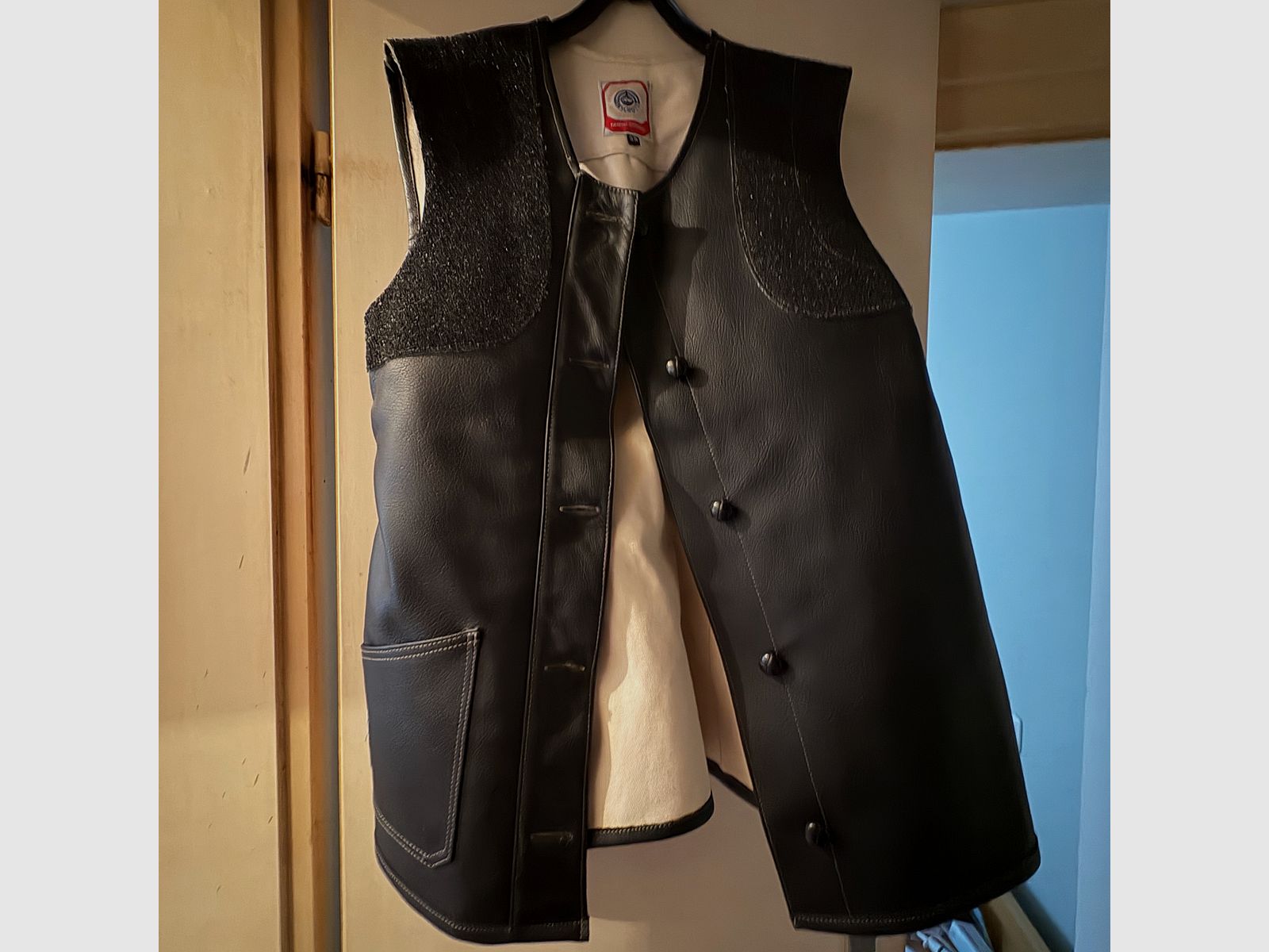 Schwarze Damen Schiessweste, Ge.38