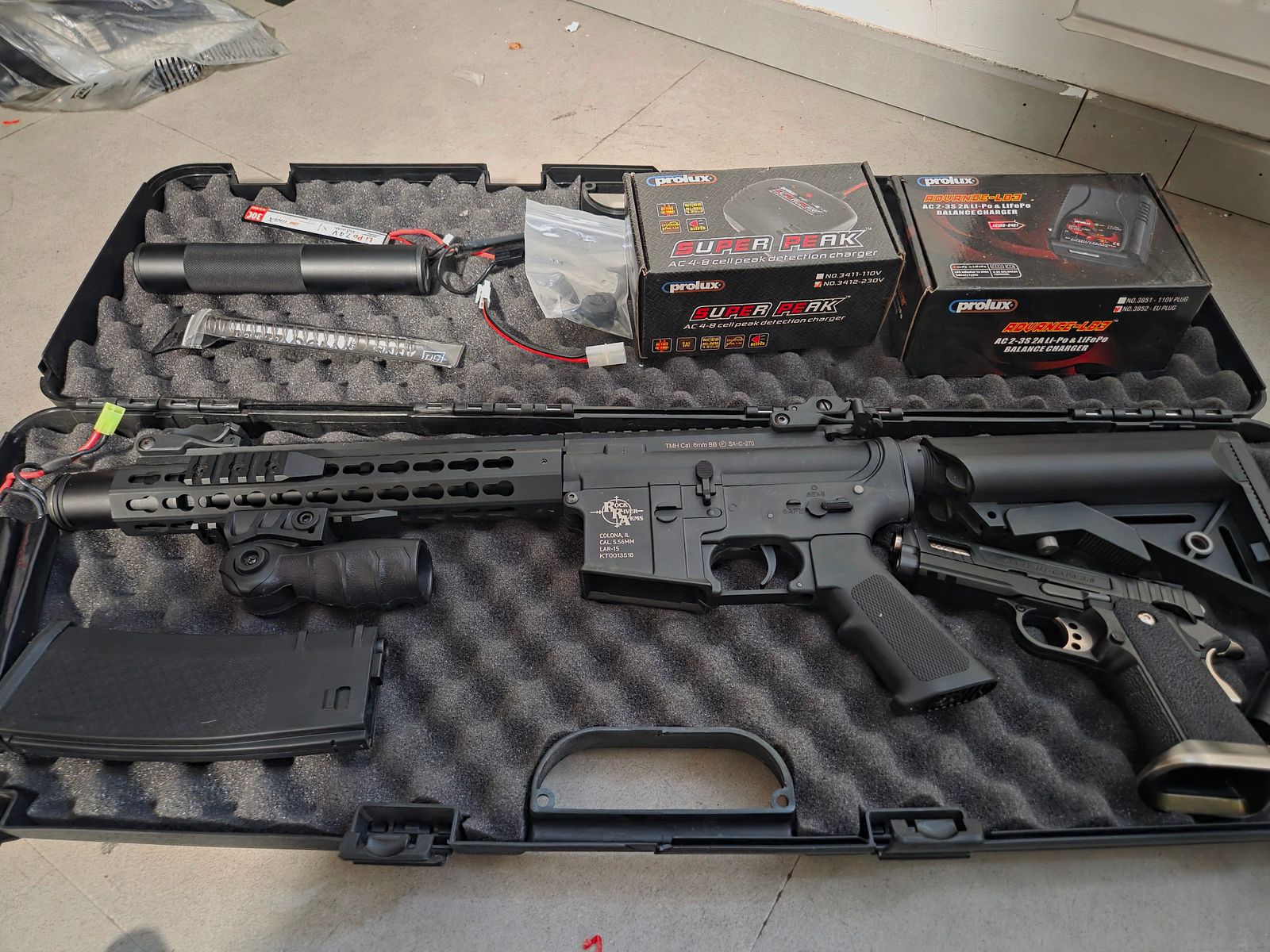 2 uszkodzone Airsofty – WE T-Rex Hi-Capa & Specna Arms SA-7 Core (do majsterkowania / na części)