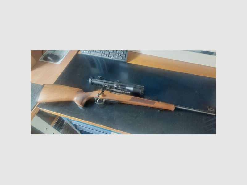 Cz 557 Lux