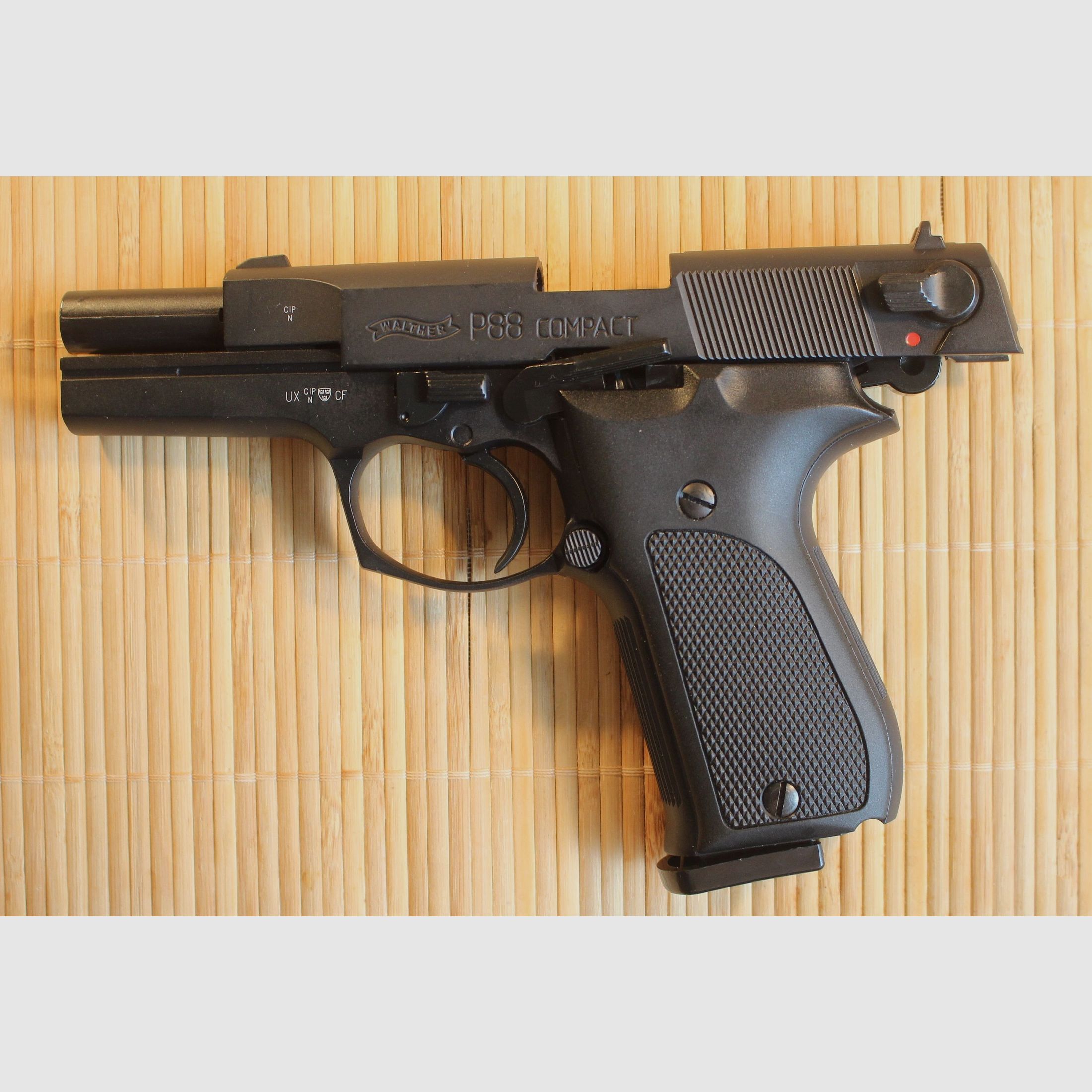 Walther P88 pistolet alarmowy Kaliber P.A.K. 9mm Brüniert