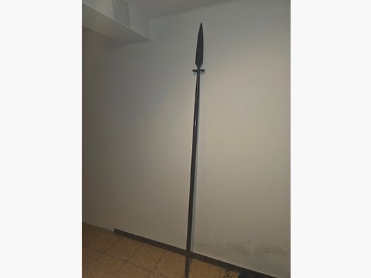 Flügelspeer en acier froid Série Homme d'Armes