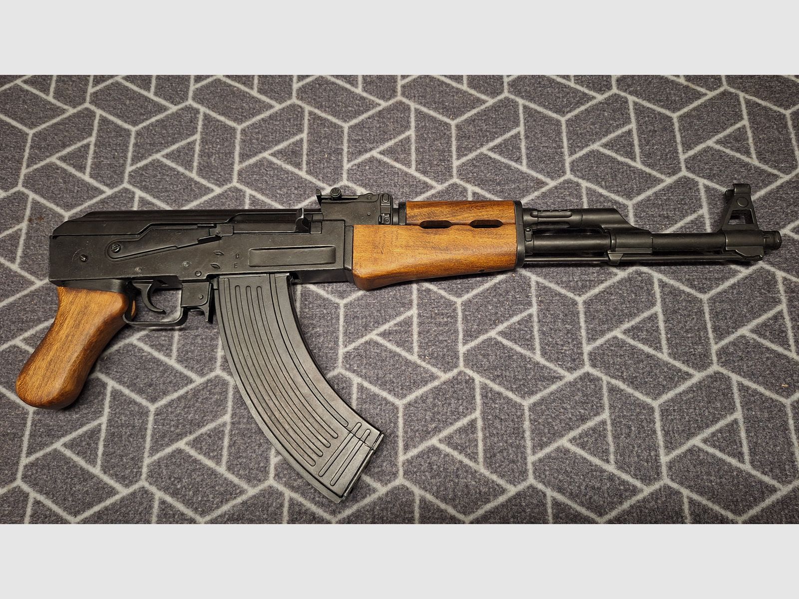 AK47 assault rifle DENIX model