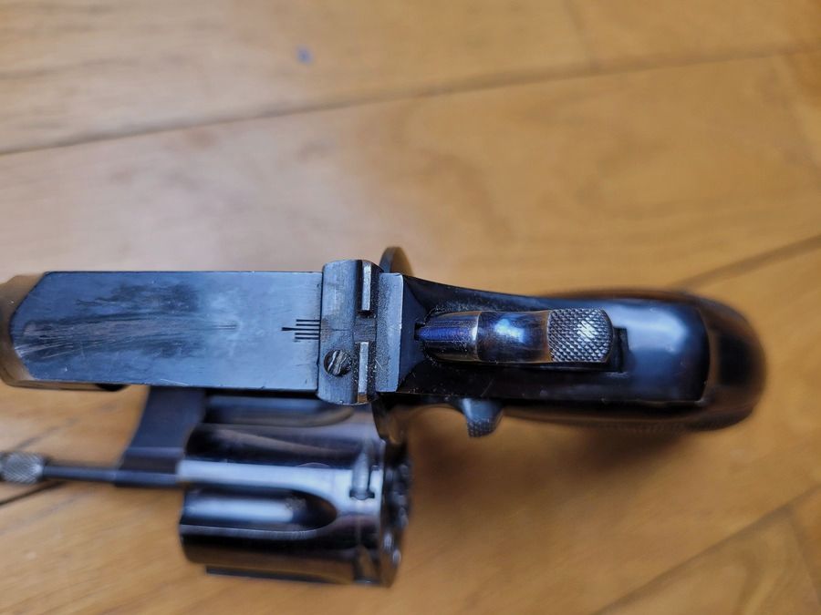 Muy bonito Colt Police Positive – Modelo "Target" – Raro en calibre 22LR y muy poco común de 4 pulgadas – 6 disparos – Mecánica y cañón premium – Bonitas empuñaduras de competición de época – Arma de 1914 en estado excepcional – TBE++, imagen 10 de 20