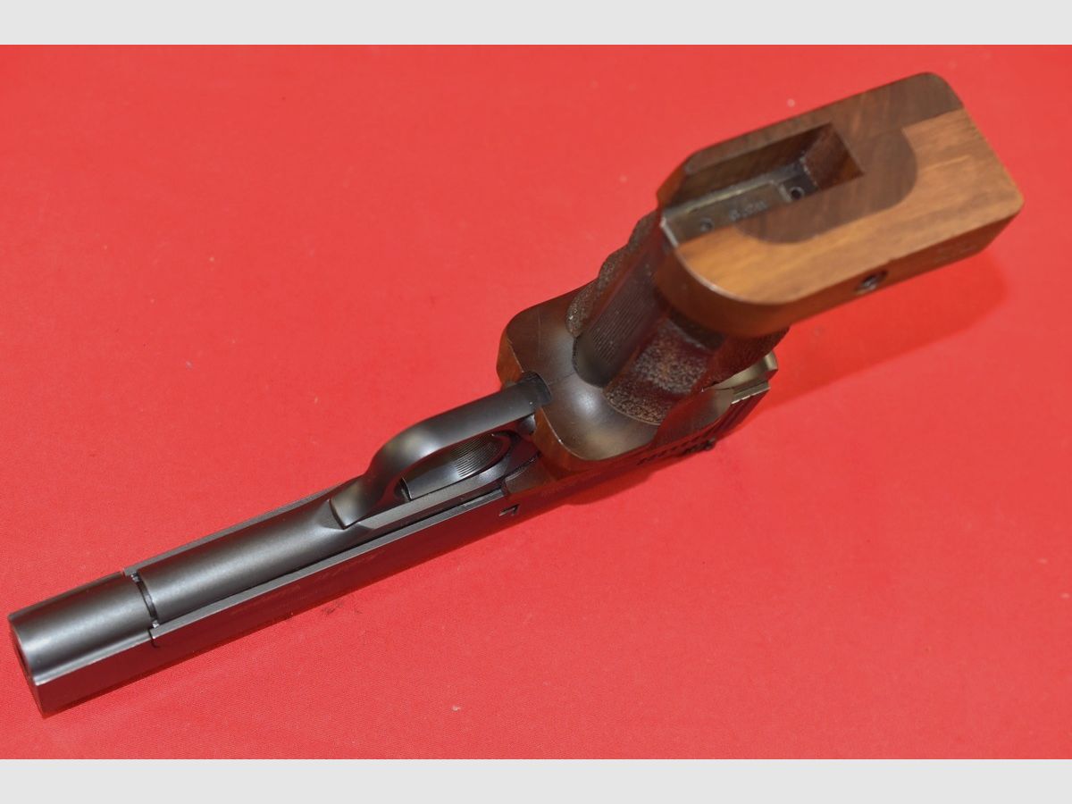 #8317 SMITH & WESSON PISTOL, Mod.41, NEW MODEL, cal. .22lr, image 3 of 17