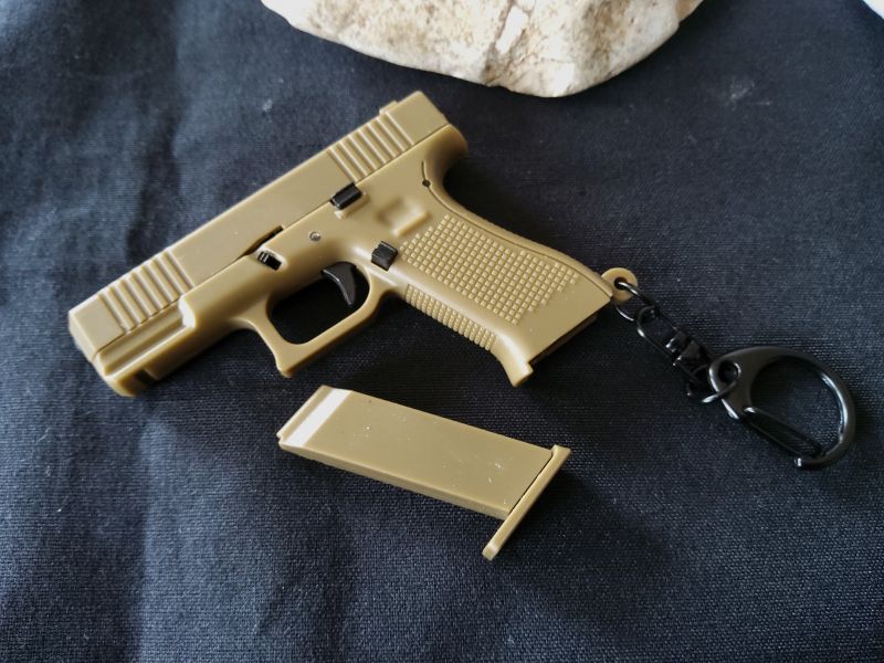 AUSVERKAUF! Anhänger "Glock", spannbar, abschlagbar, Magazin entnehmbar