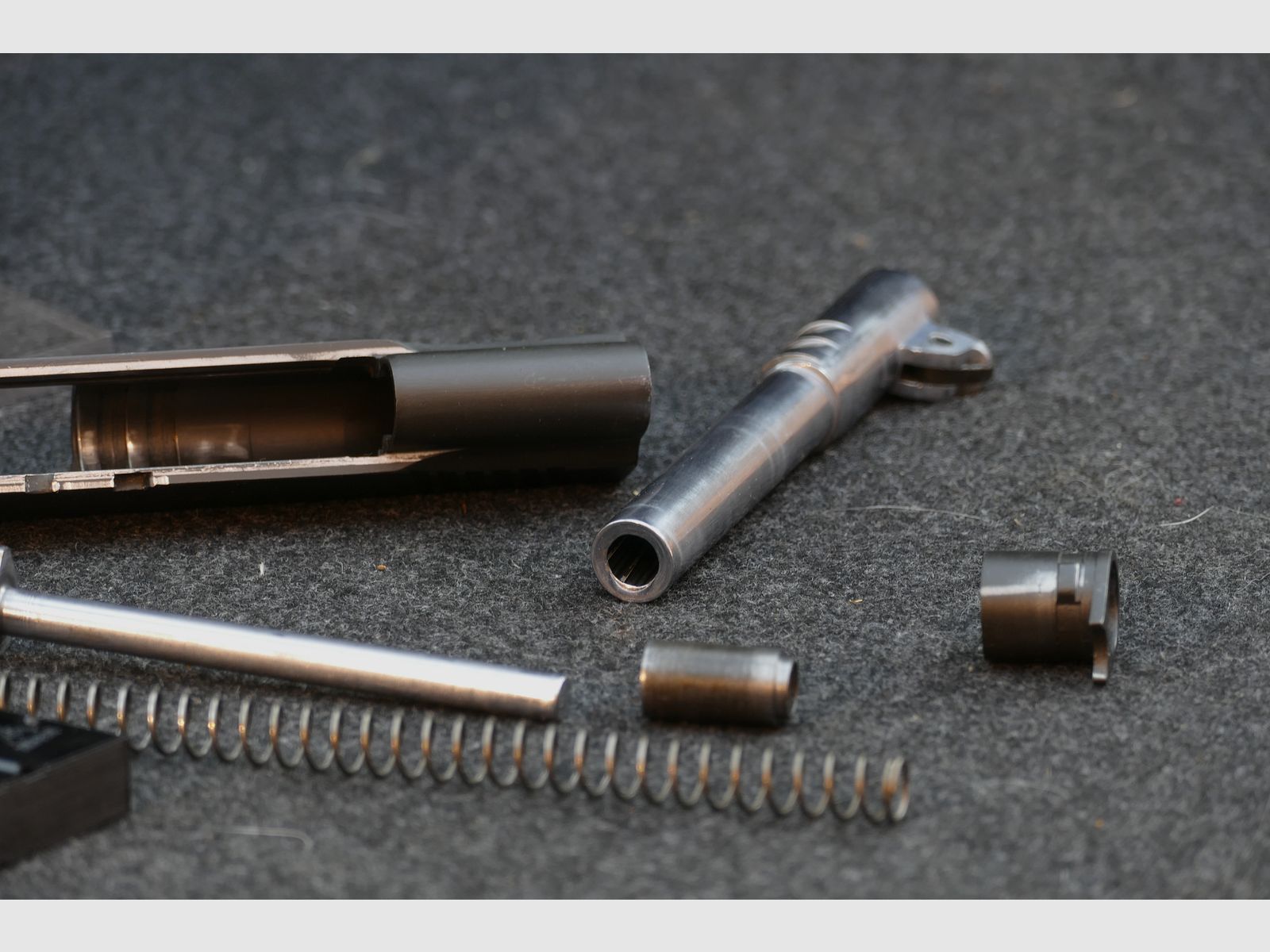 Armscor „Medallion“ 1911 – 9×19, 9mmLuger, 9mmPara – 5" lufa Match – Parkerizowany (fosforowany) – 2× magazyn MecGar