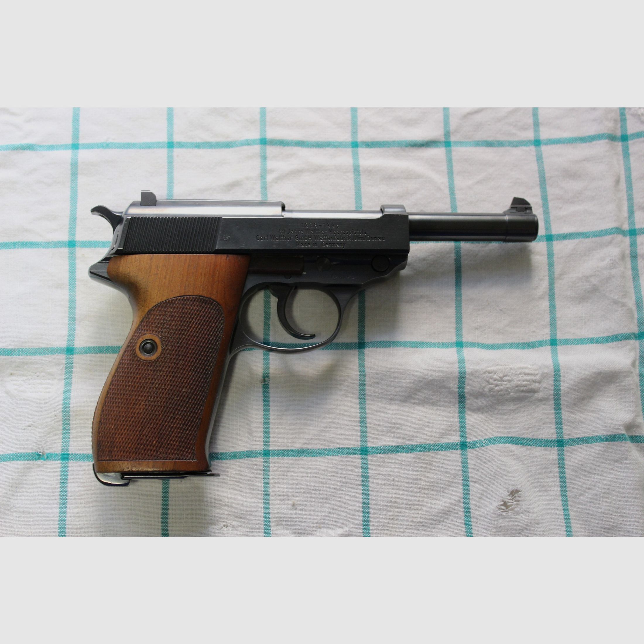 Walther Mod. HP 9mm Luger Jubiläumsmodell 60 Jahre Walther Heerespistole