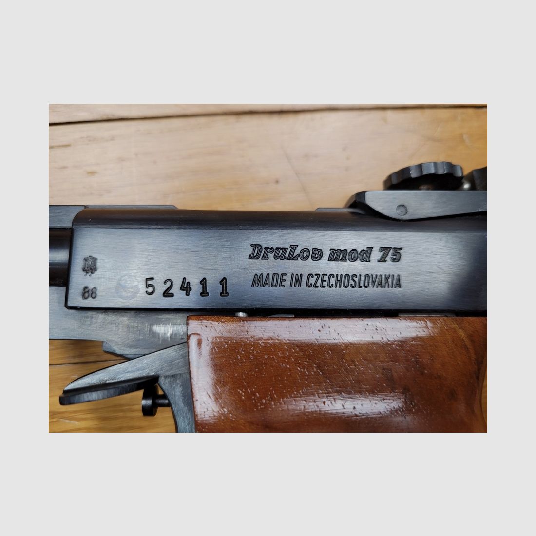 Drulov 75 Pistool – 22LR enkelvoudig – Tsjechische fabricage 1988 – Uitstekend instap pistool – zeer goede prijs-kwaliteitverhouding TBE, afbeelding 1 van 17