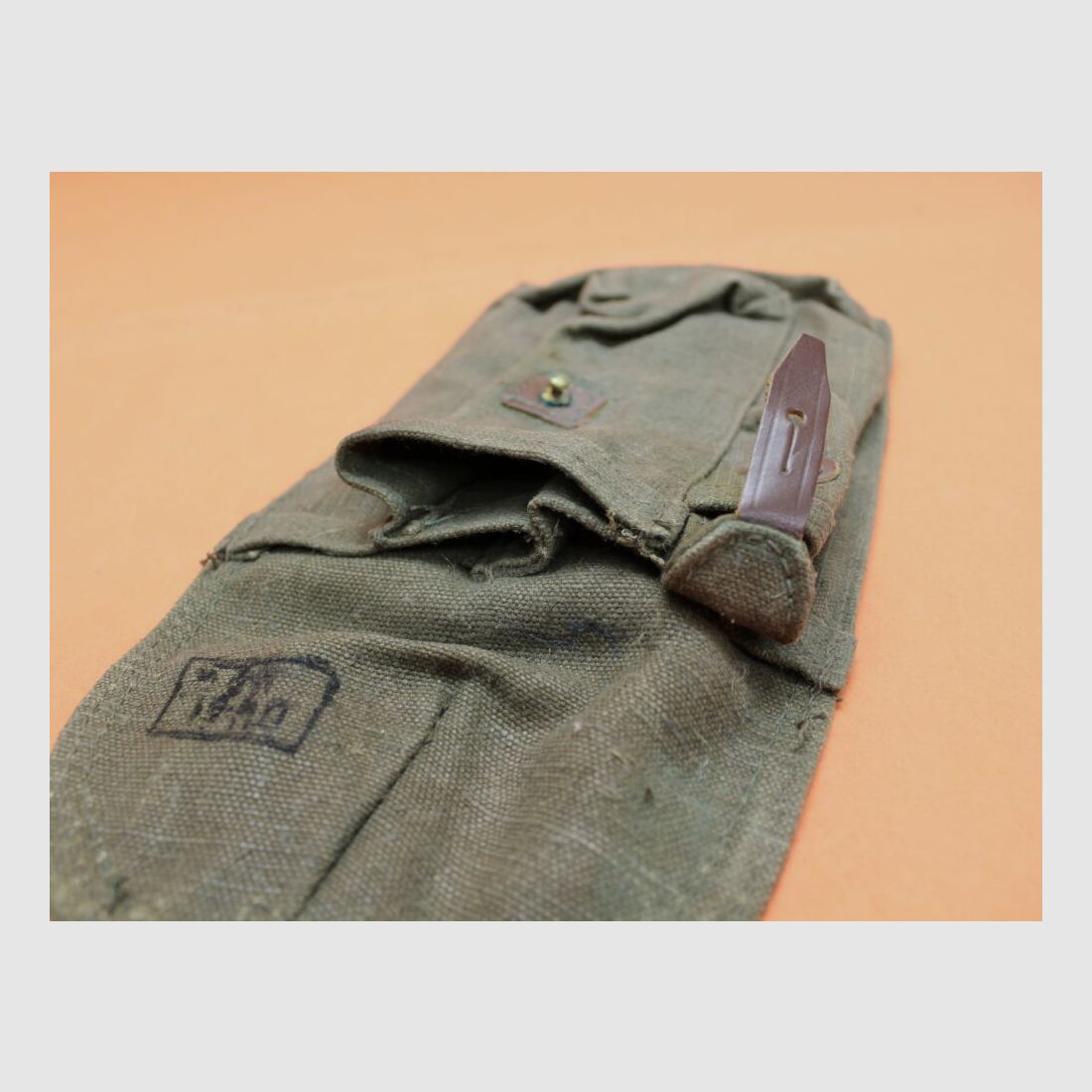 USSR SURPLUS Kalashnikov AKM: Magazine pouch USSR green for 3 pieces of 30-round magazines. (SURPLUS like new / slight storage marks)