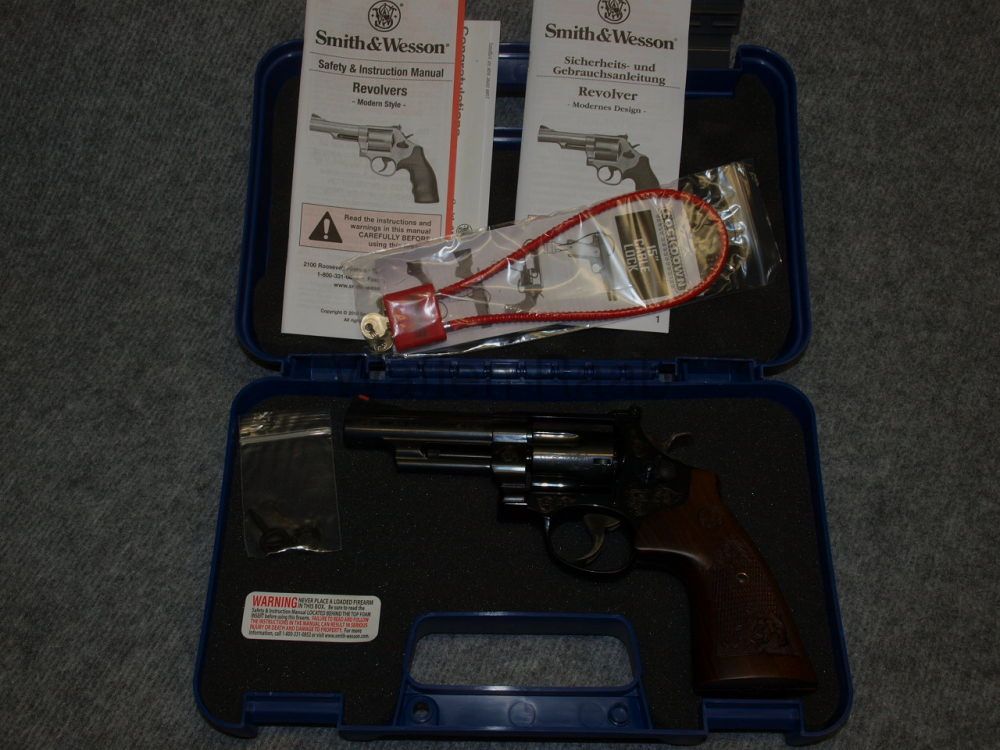 Smith & Wesson S&W 29 S&W 29 Engraved Carbon Steel