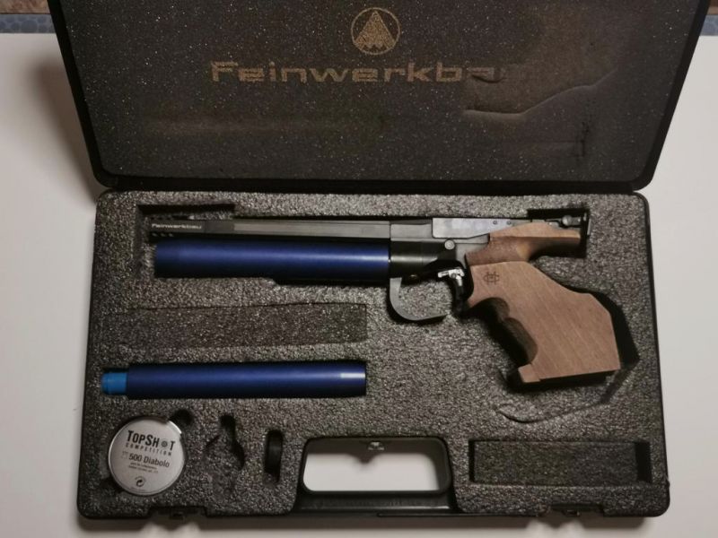 Feinwerkbau P34 cal. 4,5mm/177 mit Pressluftpumpe und Zubehör