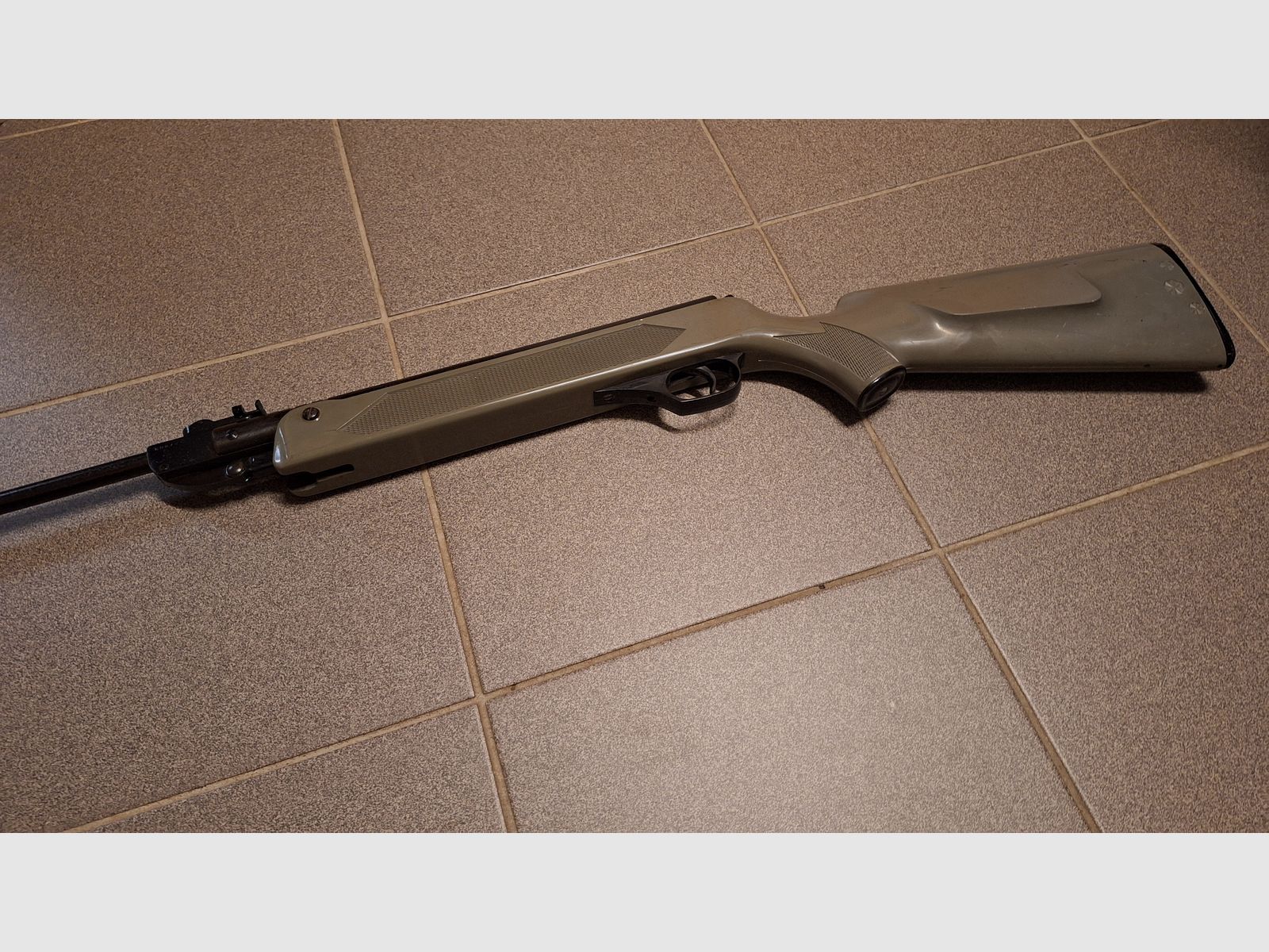 Rifle de aire Modelo 304 Haenel Suhl Original DDR con cañón largo de 49cm!