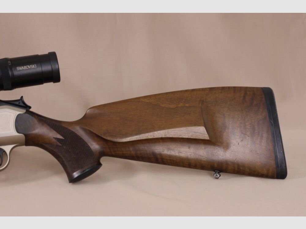 Blaser R93 // Wood // Swarovski with Red Dot!!!