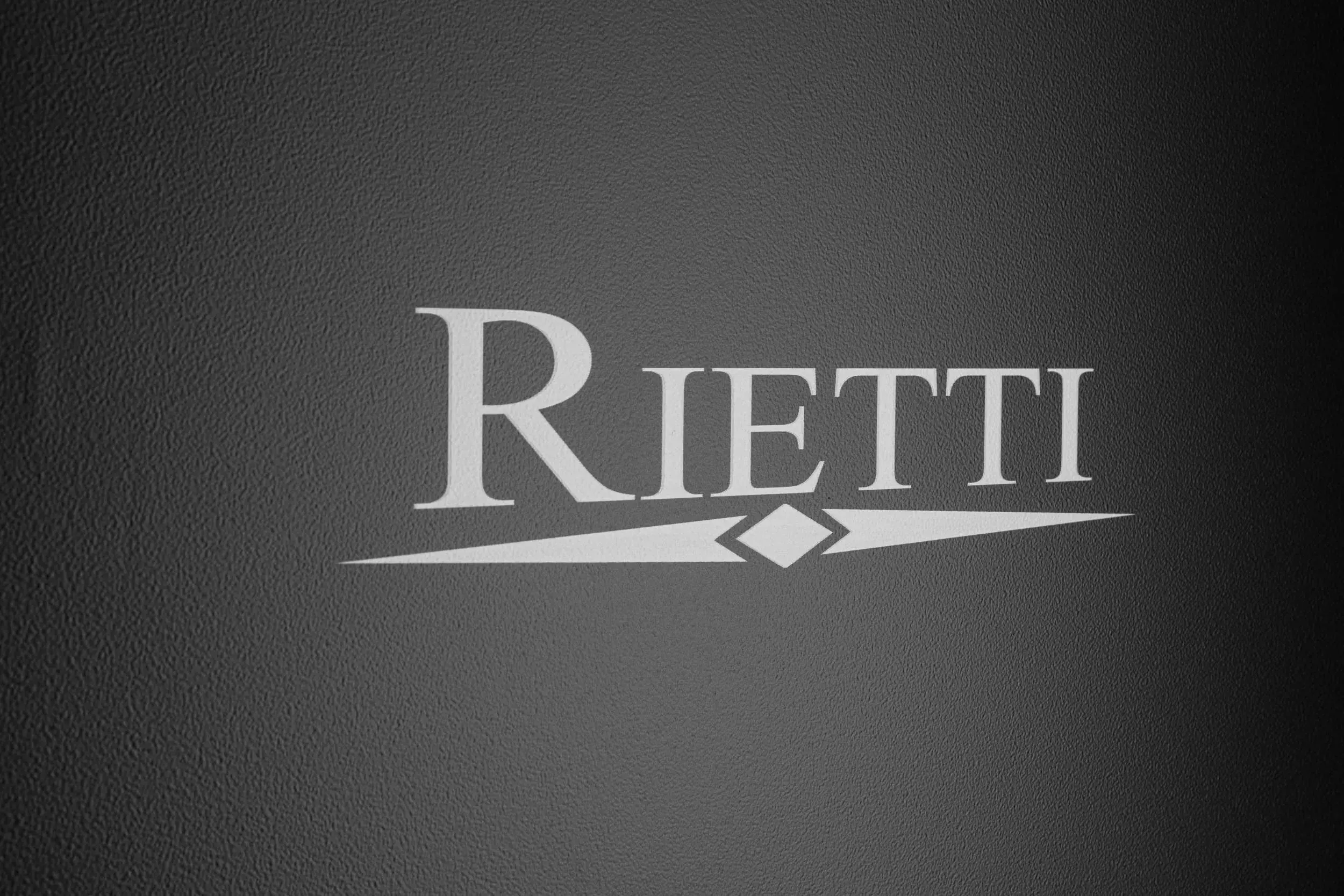 Sejf na broń Rietti 14 broni na klucze 2mm, zdjęcie 12 z 16