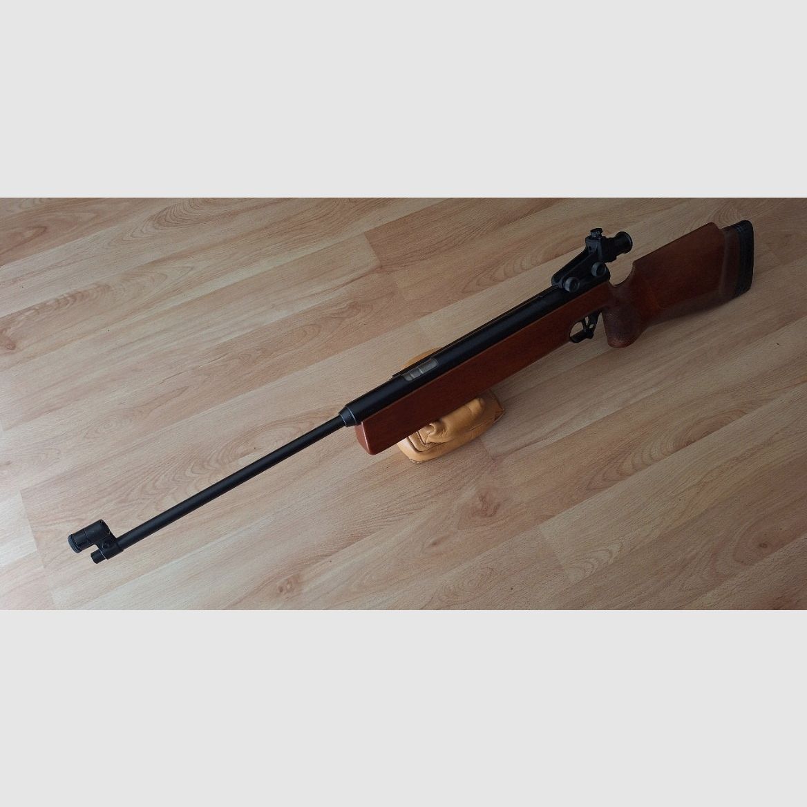 Karabin pneumatyczny Haenel 312 z bocznym naciągiem