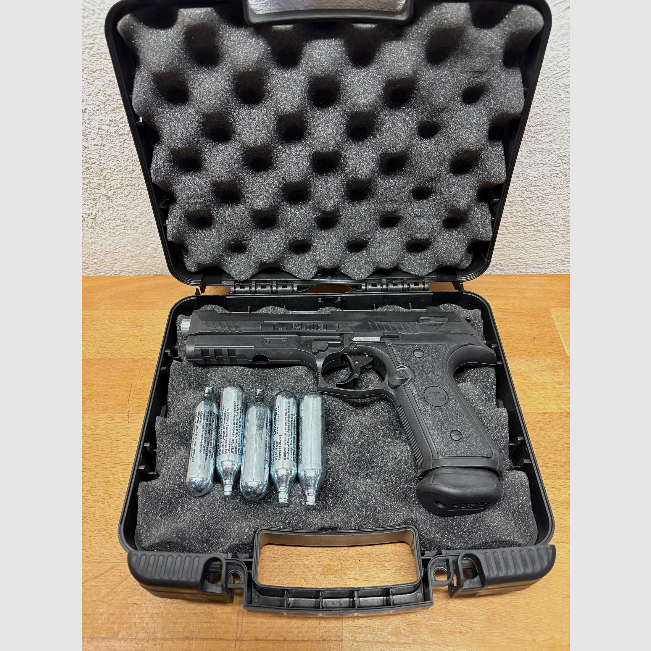 LTL Alfa 1.50 Co2-Pistole cal .50 Defense Training Marker (P18) mit Munition + CO² Patronen 