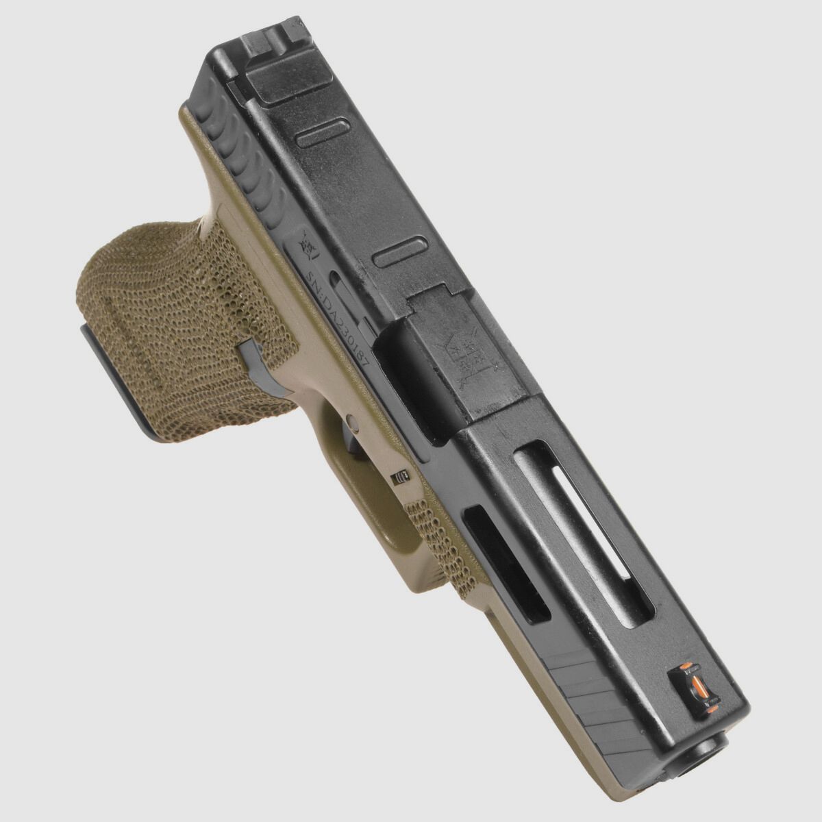 P01 GBB Airsoft Pistool met Grip Stippling in Olijf | Delta Armory